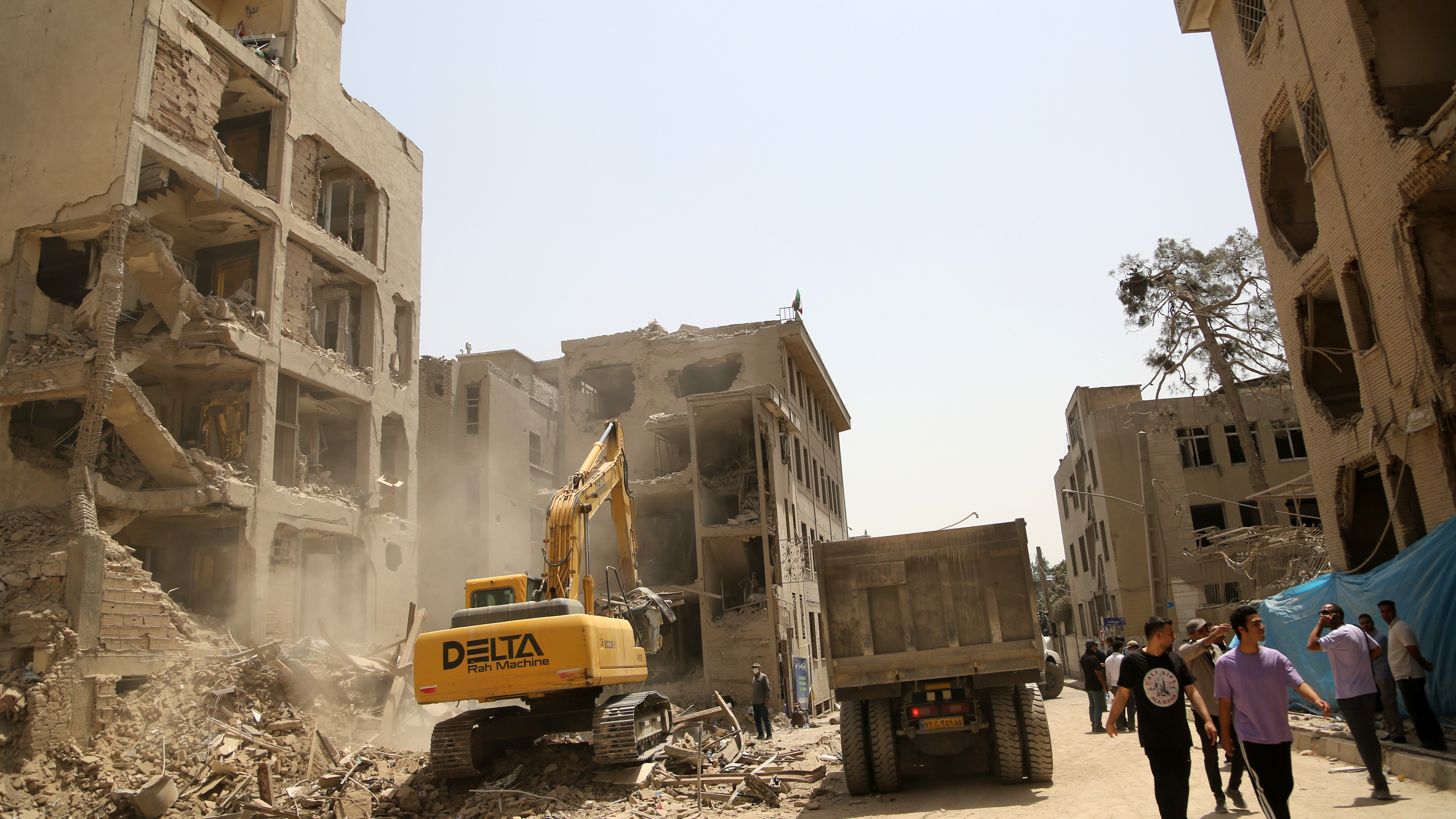 Situația revine la normal în Iran după atacurile Israelului. Teheranul își deschide spațiul aerian companiilor străine