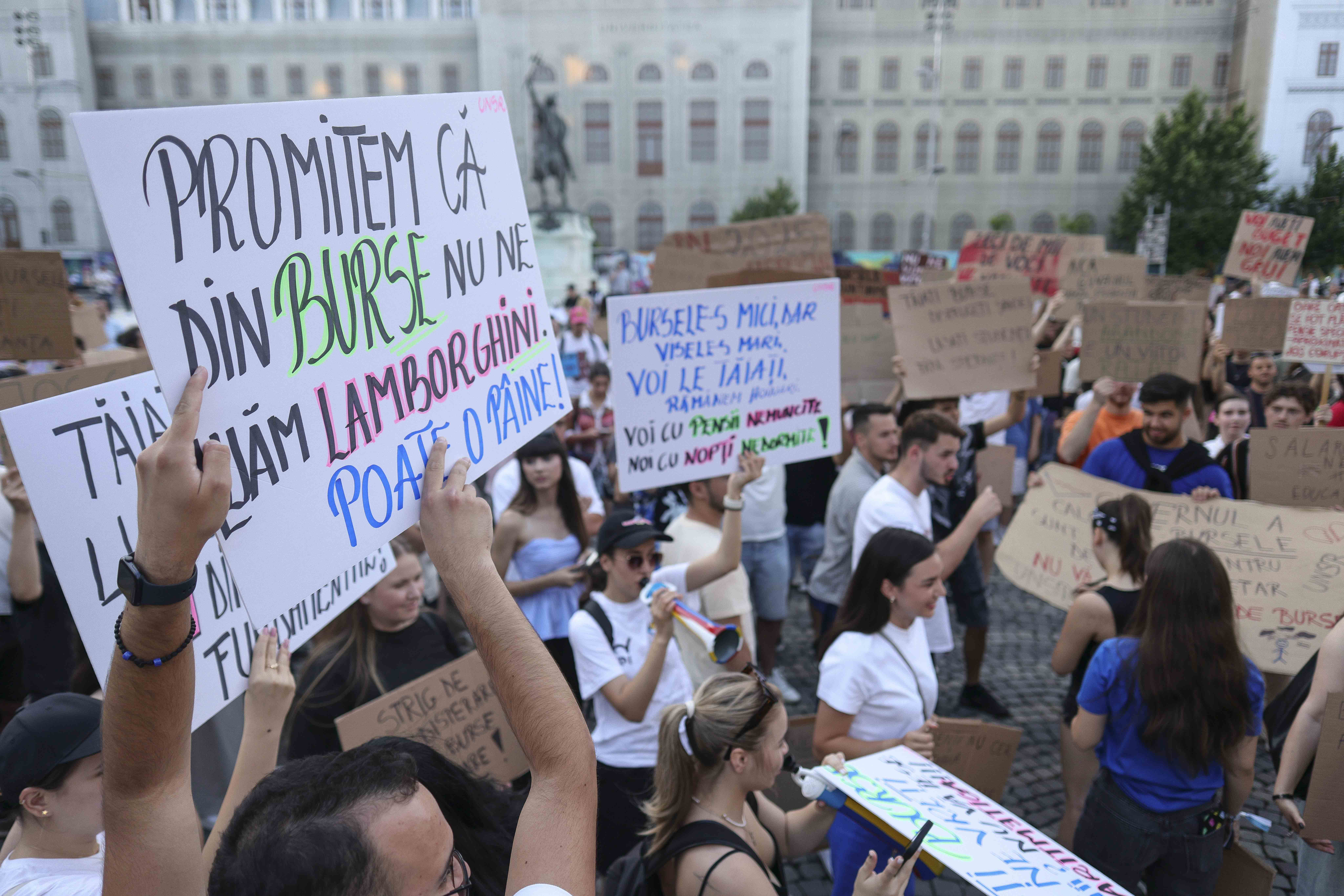 Ministrul Educației, mesaj pentru elevii care nu vor mai primi burse: Distorsionăm mintea copiilor. Noi am pervertit meritul