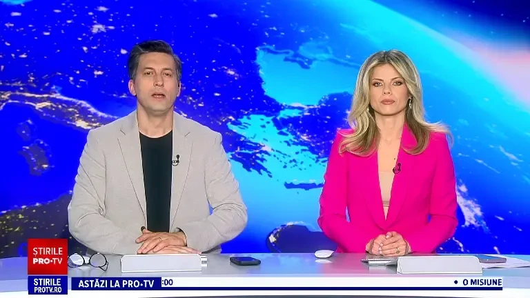 Festival de culoare în Ciumbrud, satul trandafirilor. Zeci de oamenii au venit să fotografieze peste 200 de soiuri