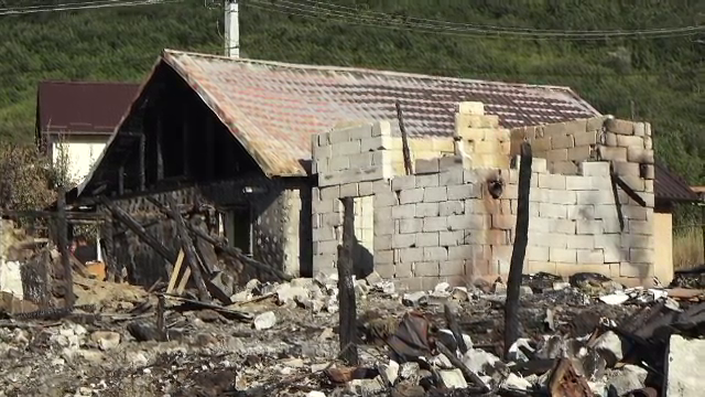 O familie din Iași a rămas fără casă după un incendiu devastator. Au cinci copii și nevoie urgentă de ajutor