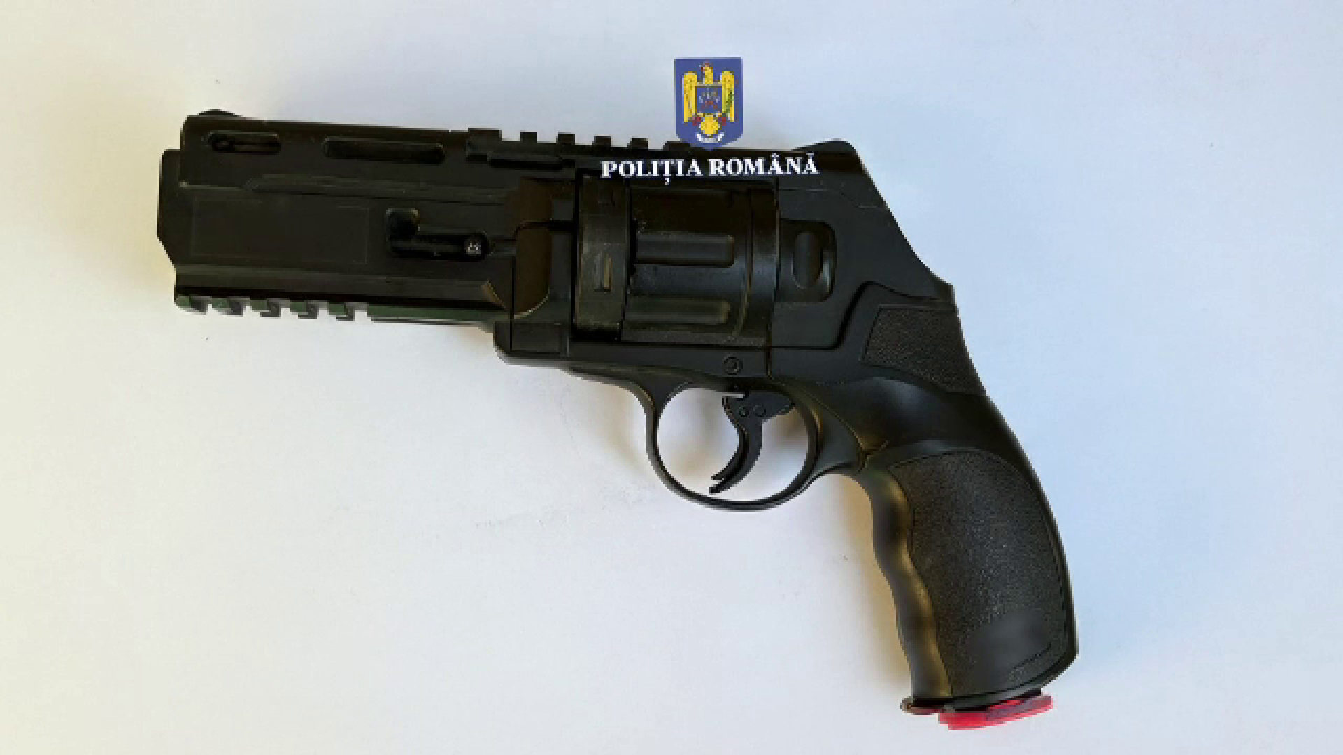 Percheziții în Constanța, la un bărbat cercetat după ce ar fi intrat de două ori în curțile unor oameni ca să fure