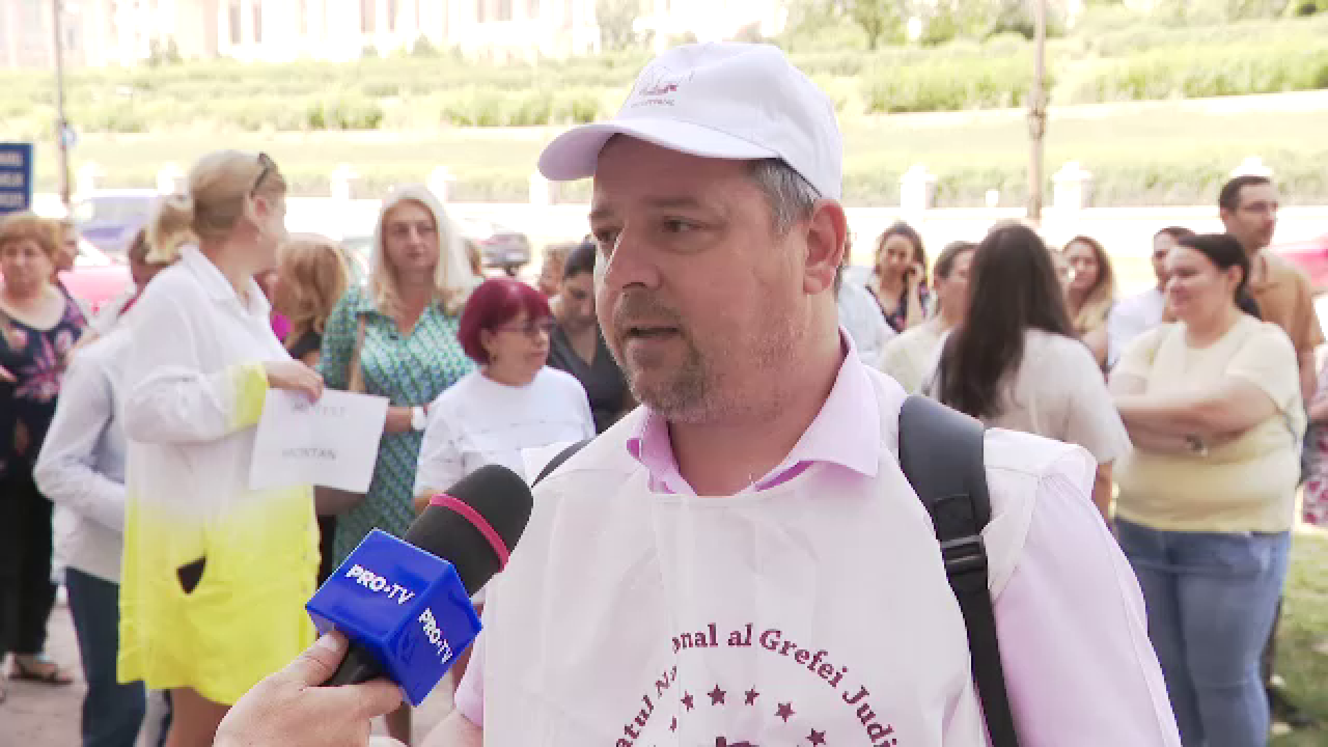 Cum explică grefierii nevoia sporului de condiții vătămătoare la birou: „Praful pe care-l inhalăm... afecțiuni pulmonare”