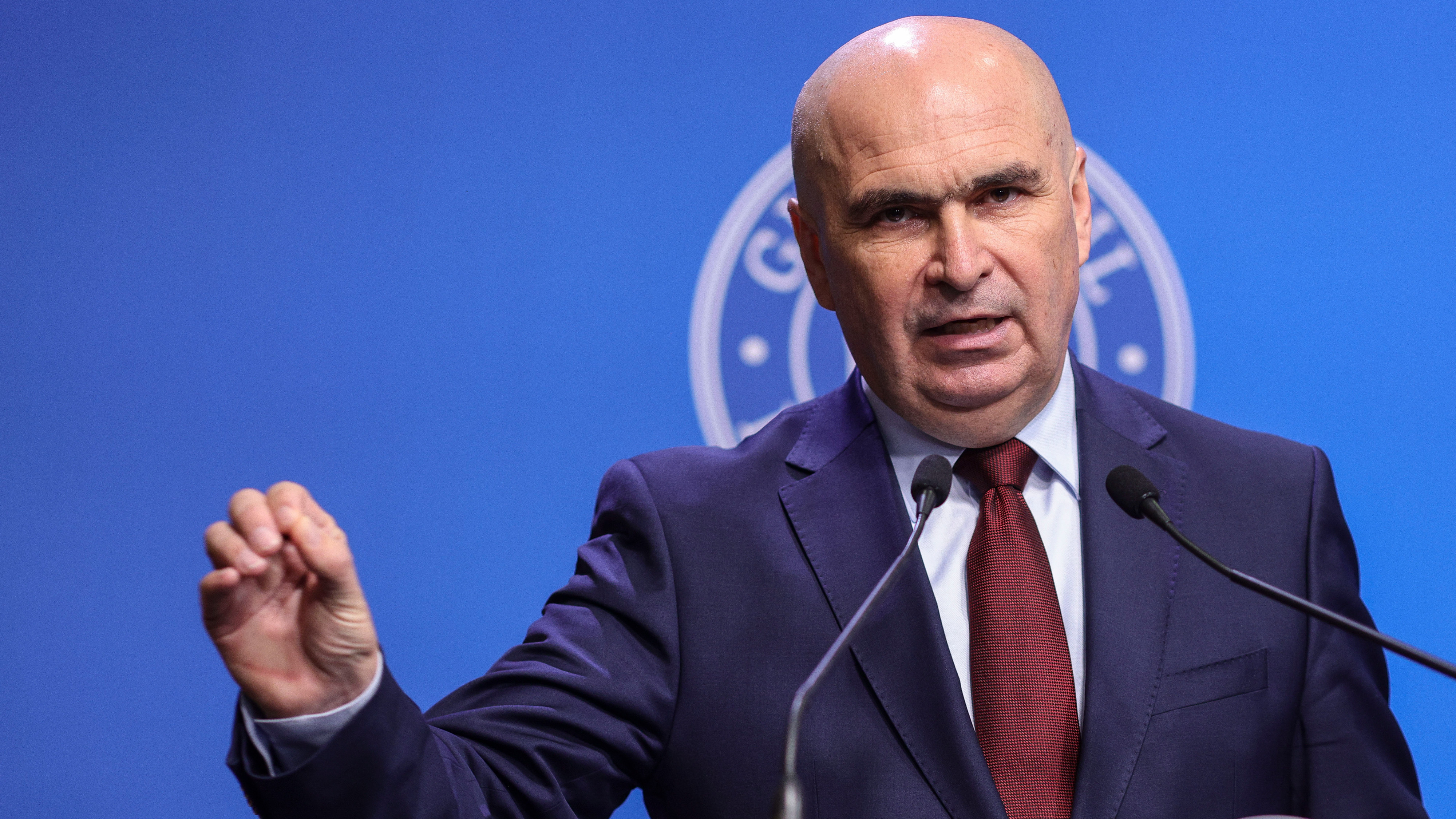 „Filosofia” lui Bolojan: „Măsuri de restabilire al bunului-simţ în administrație”. Cand urmează al doilea pachet fiscal