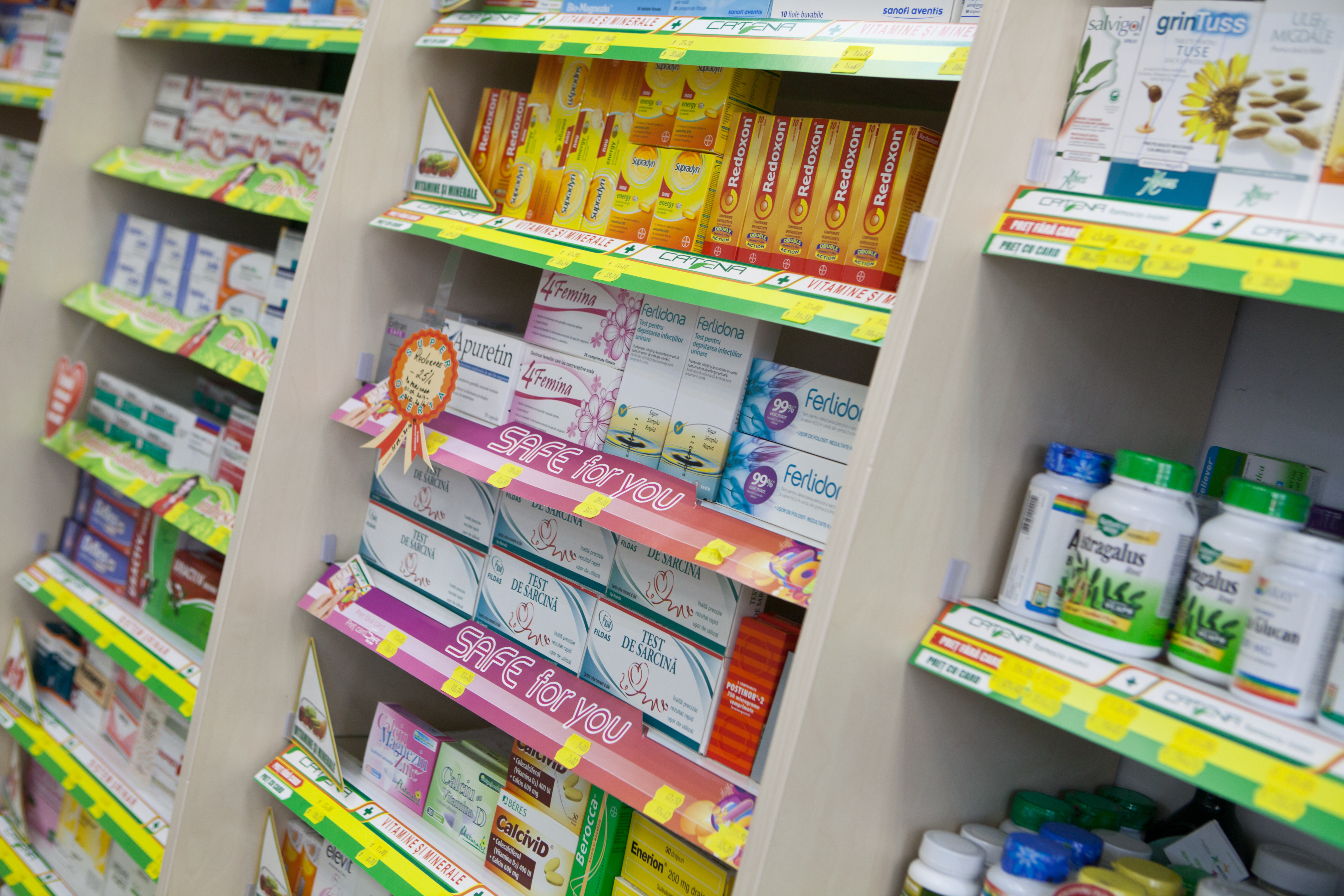 Farmaciile, în pragul colapsului financiar din cauza întârzierilor în decontarea plăților CNAS. Cum sunt afectați pacienții