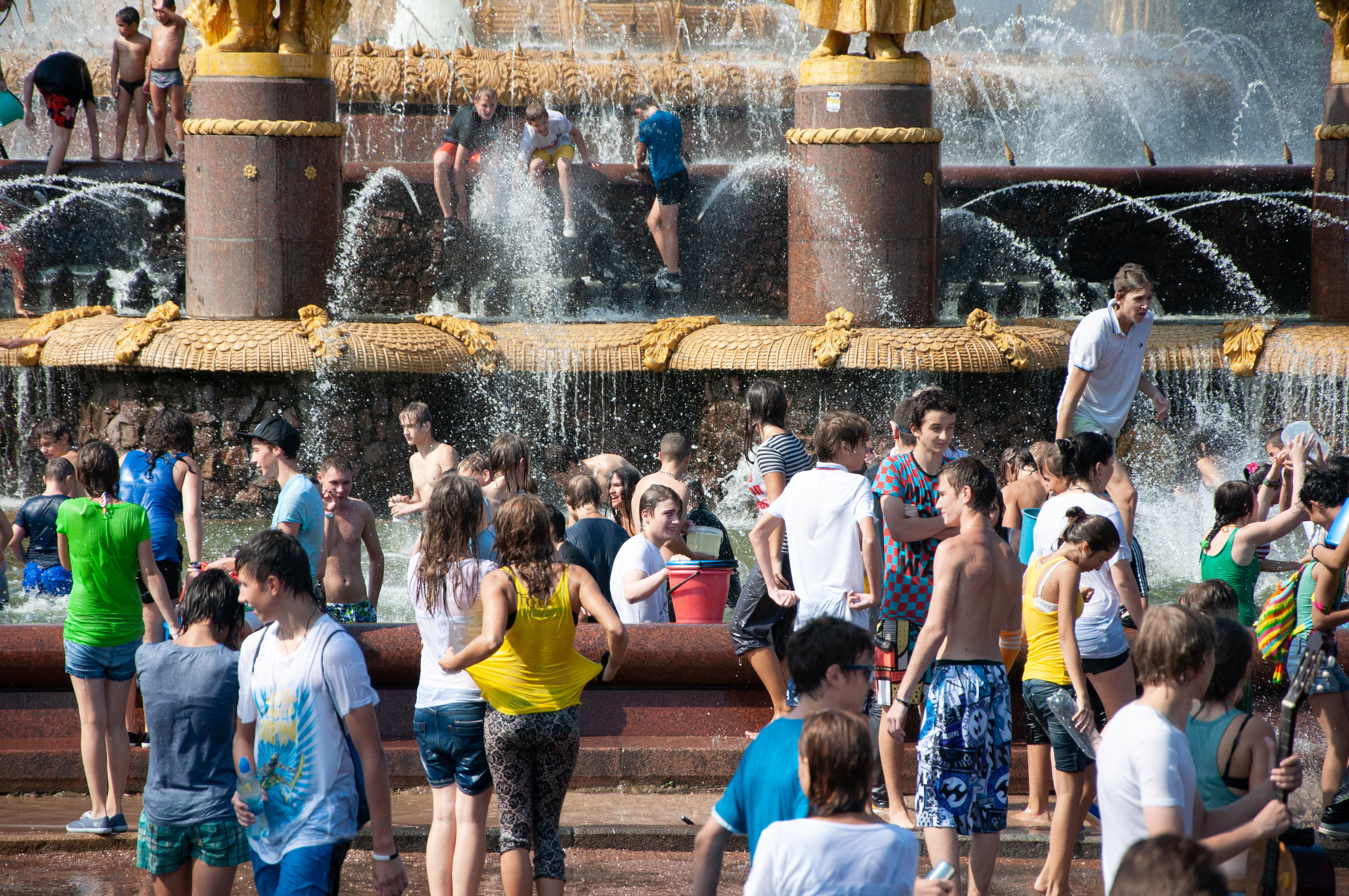 Vara anului 2025 este marcată de fenomene meteo extreme: recorduri de caniculă şi ploi. Avertismentul specialiştilor