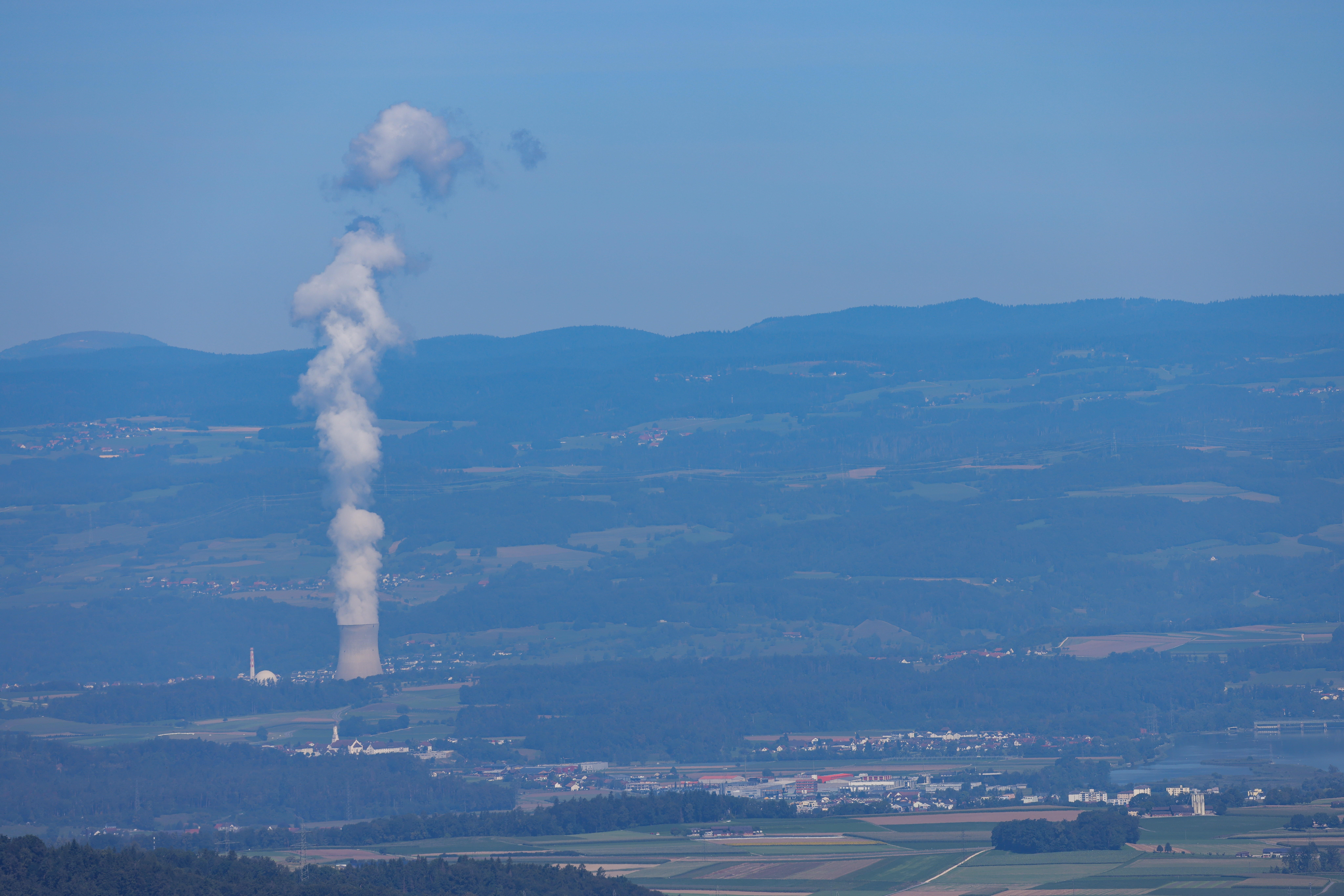 Un reactor nuclear din Elveția a fost oprit. Motivul pentru care a fost luată această decizie