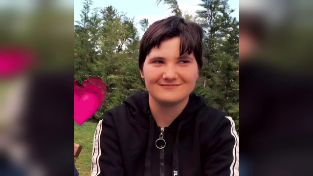 O tânără cu nevoi speciale care a dispărut este căutată de polițiști în Bacău: „A lăsat cheia în poartă și nu am mai găsit-o”