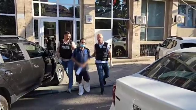 Un bărbat din București a incendiat intenționat locuința fostei iubite, după o ceartă. Tânăra e în stare gravă