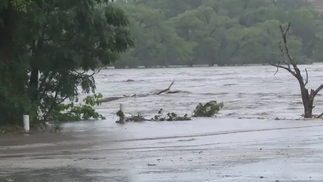 Cel puțin 13 persoane au murit și zeci sunt date dispărute, în urma unor inundații catastrofale în Texas