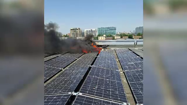 Cum s-ar fi produs incendiul din mall-ul AFI Cotroceni. O persoană a fost transportată la spital