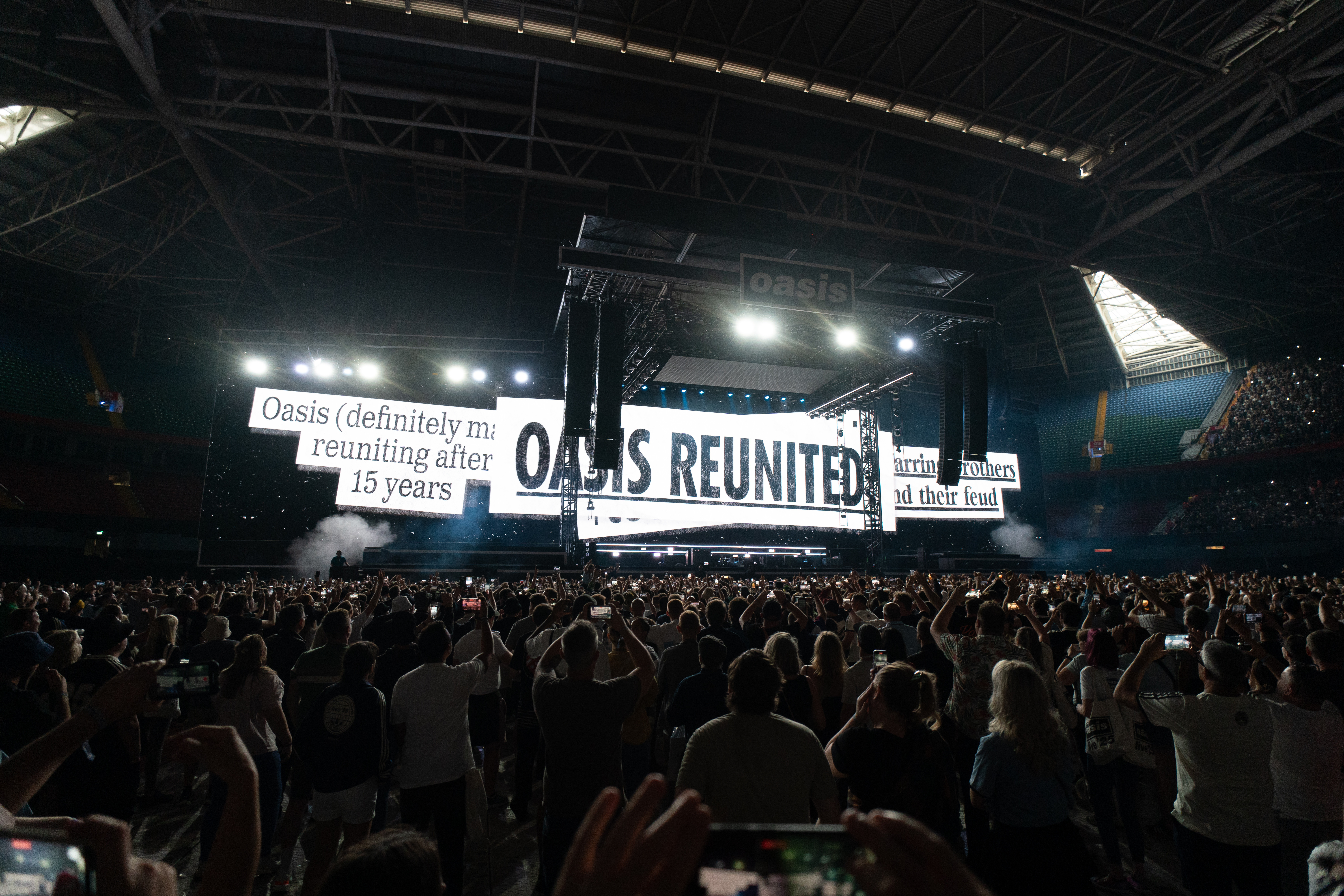 Oasis s-a reunit după mai bine de 15 ani într-un concert. Fraţii Liam şi Noel Gallagher i-au adus un omagiu lui Diogo Jota