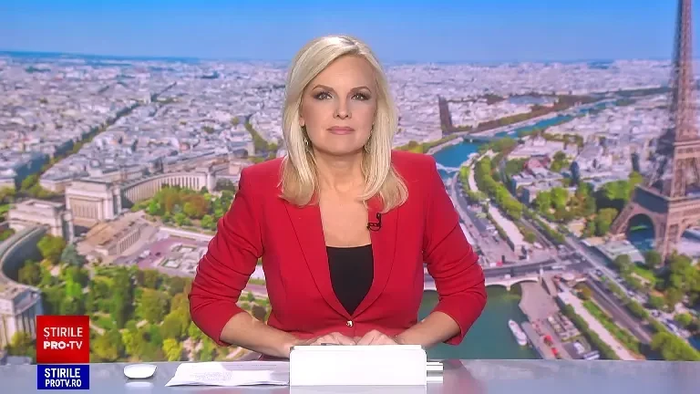 Râul Sena, redeschis pentru înot public după un secol de interdicție. Parizienii au intrat în apă de la primele ore