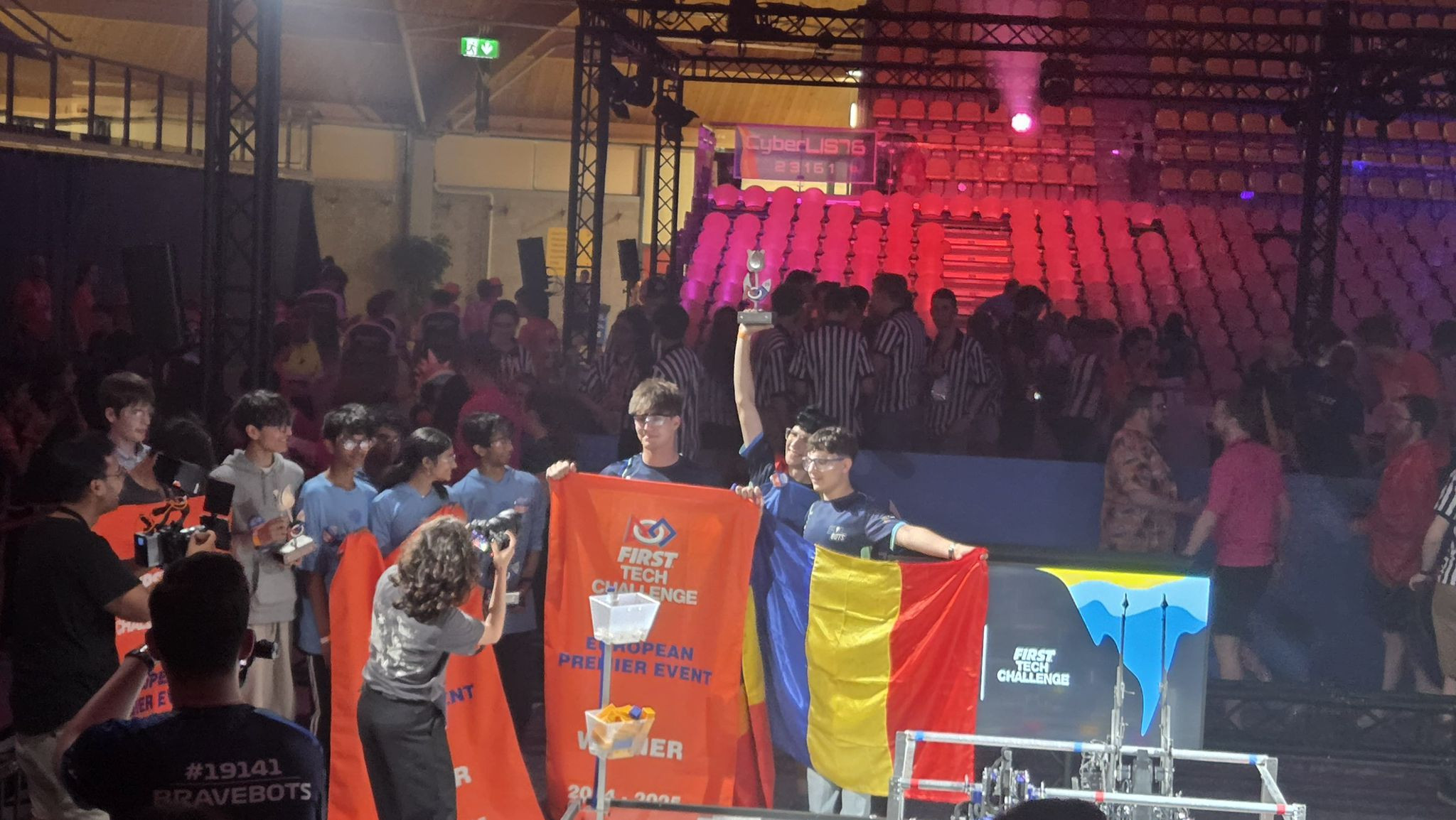 Bravebots, echipa de robotică din Ploiești: Curajul de a câștiga, puterea de a inspira