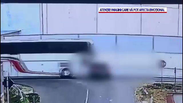 O femeie este în stare critică la spital, după ce a provocat un accident într-o intersecție din Constanța