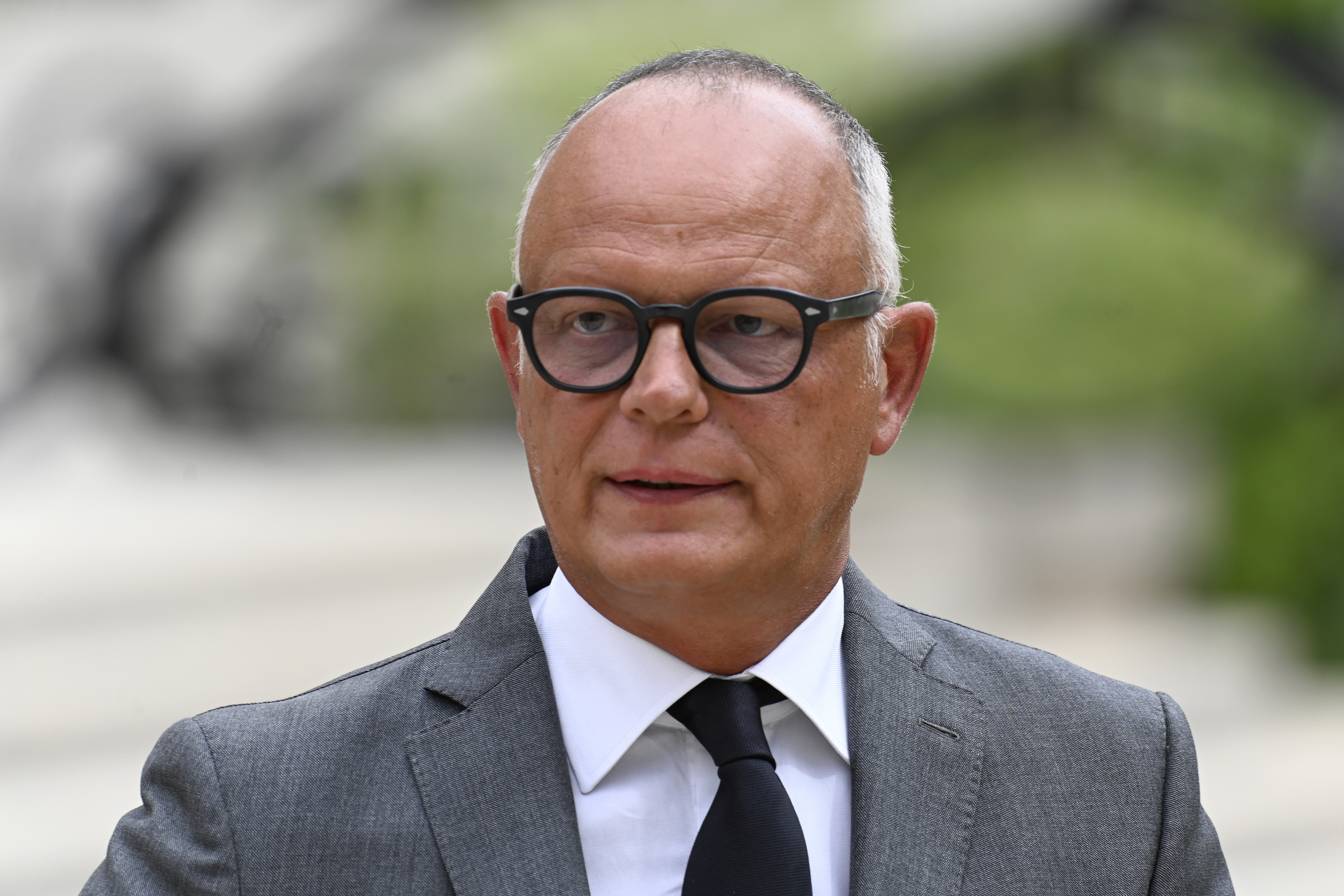 Înalți demnitari, inclusiv un fost premier, au scăpat de dosarul de neglijență referitor la gestionarea pandemiei