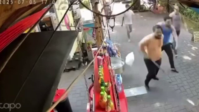 Bătaie cu săbii între clanuri, la Reghin. Printre cei reținuți se află și trei minori