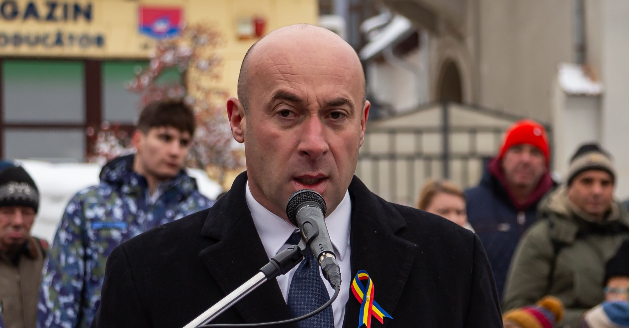 Prefectul Brașovului cere schimbarea legii: Nu doar urșii, ci toate animalele periculoase să poată fi împușcate