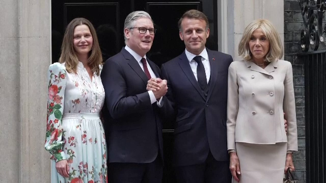 Macron, întâmpinat cu fast la Londra în a doua zi a vizitei oficiale. Președintele francez s-a întâlnit și cu Keir Starmer