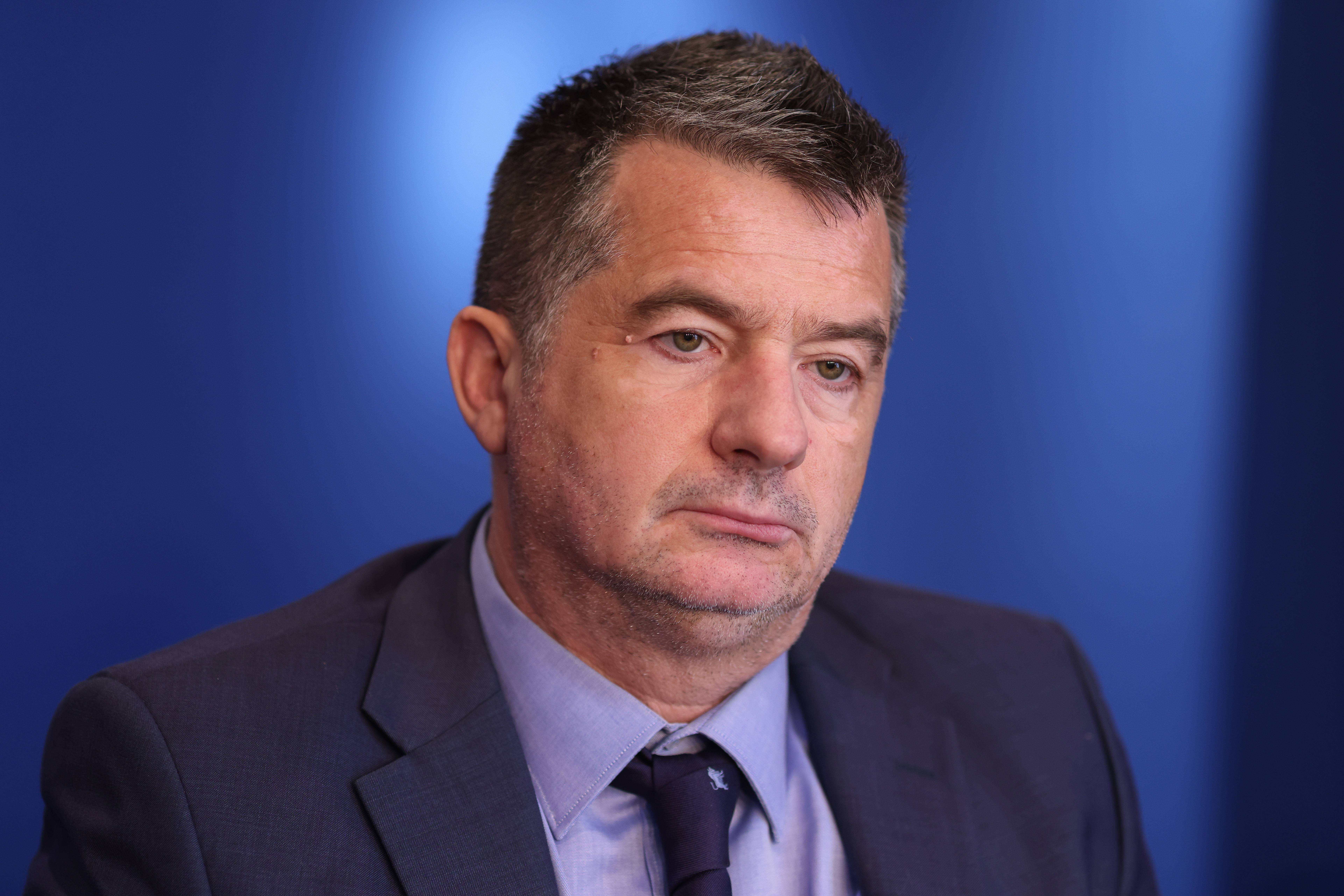 Cu cât va fi redus salariul șefului CFR Călători, care are venituri de 11.000 euro/lună. ”Trebuie să mor de foame?”