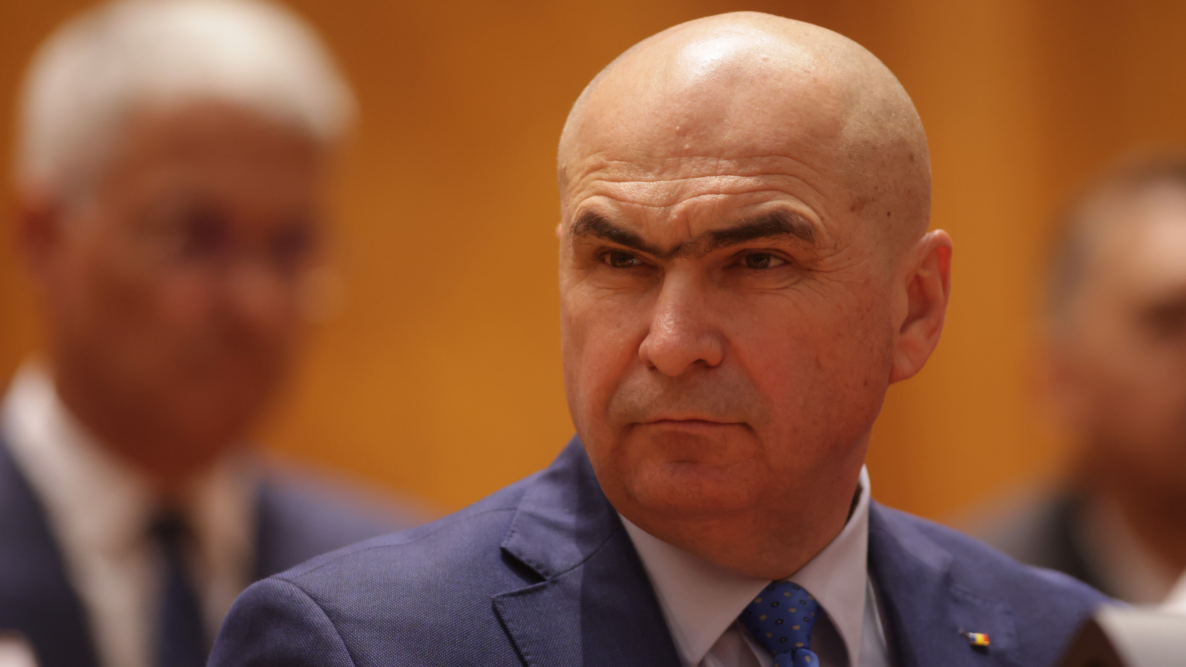 Ilie Bolojan va prezenta marţi reforma pensiilor speciale. Măsura va face parte din al treilea pachet fiscal