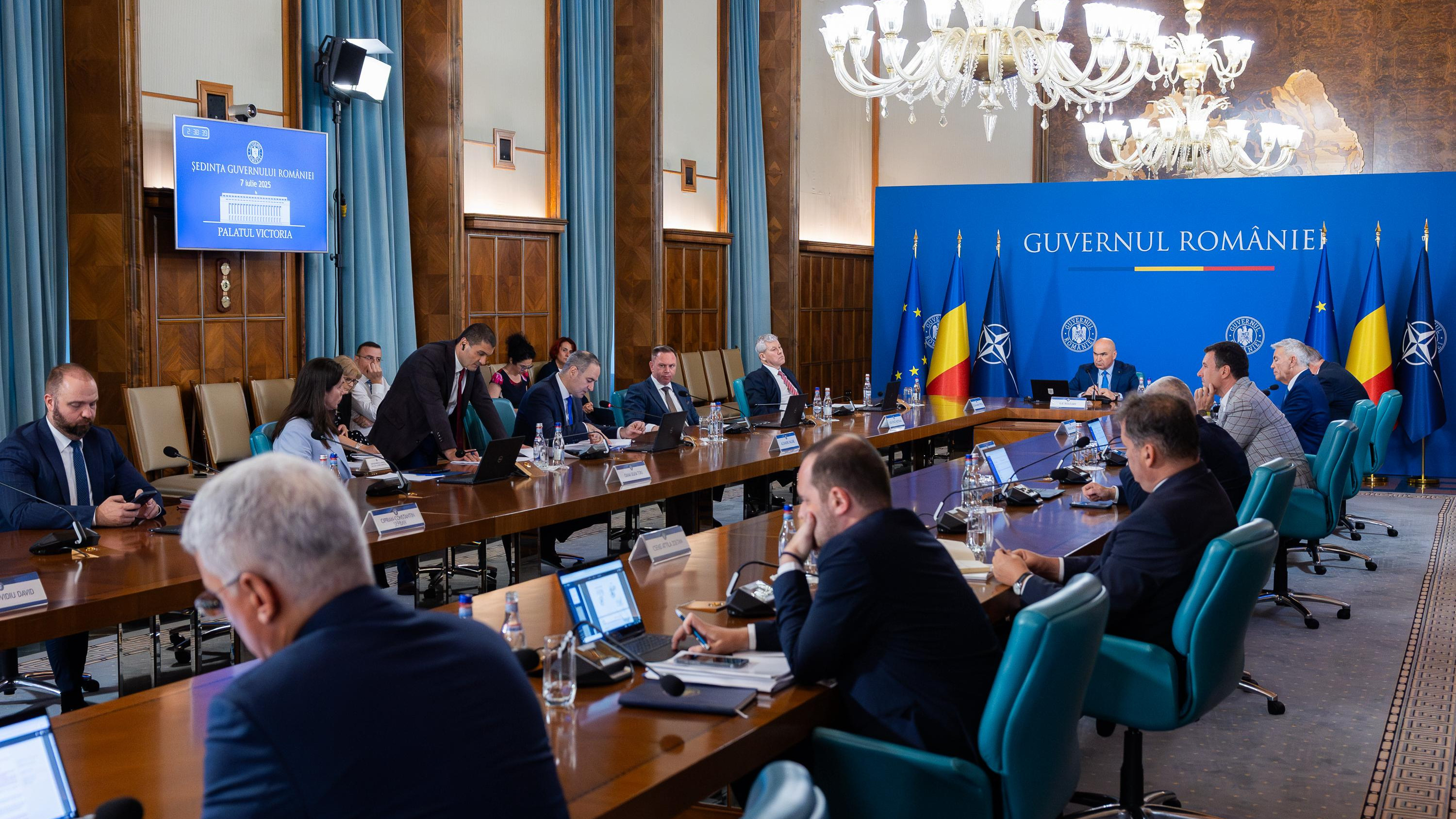 Măsuri fiscale dure în pachetul 2. Surse: Triplarea impozitului pe lux, blocarea înstrăinării profitului multinaționalelor