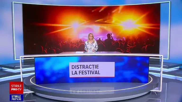 Continuă distracția la „Beach, Please!”. 90.000 de tineri în a doua noapte a festivalului.„Atmosfera este super mișto”