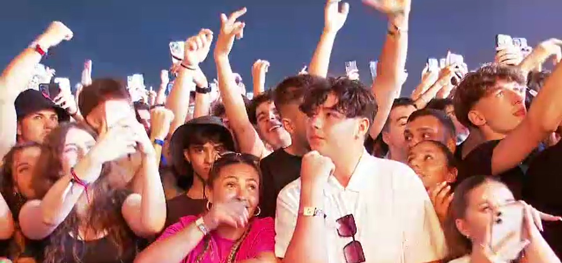 Distracție fără margini pentru zeci de mii de tineri la festivalul „Beach, Please!” organizat la Costinești