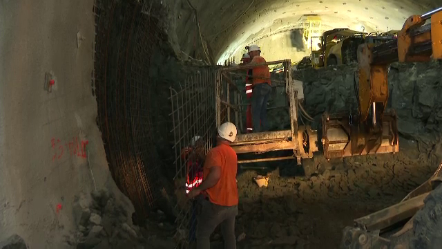 Lotul 2 al Autostrăzii A1 Lugoj-Deva prinde contur. Lucrările la tuneluri ar putea depăși termenul din PNRR