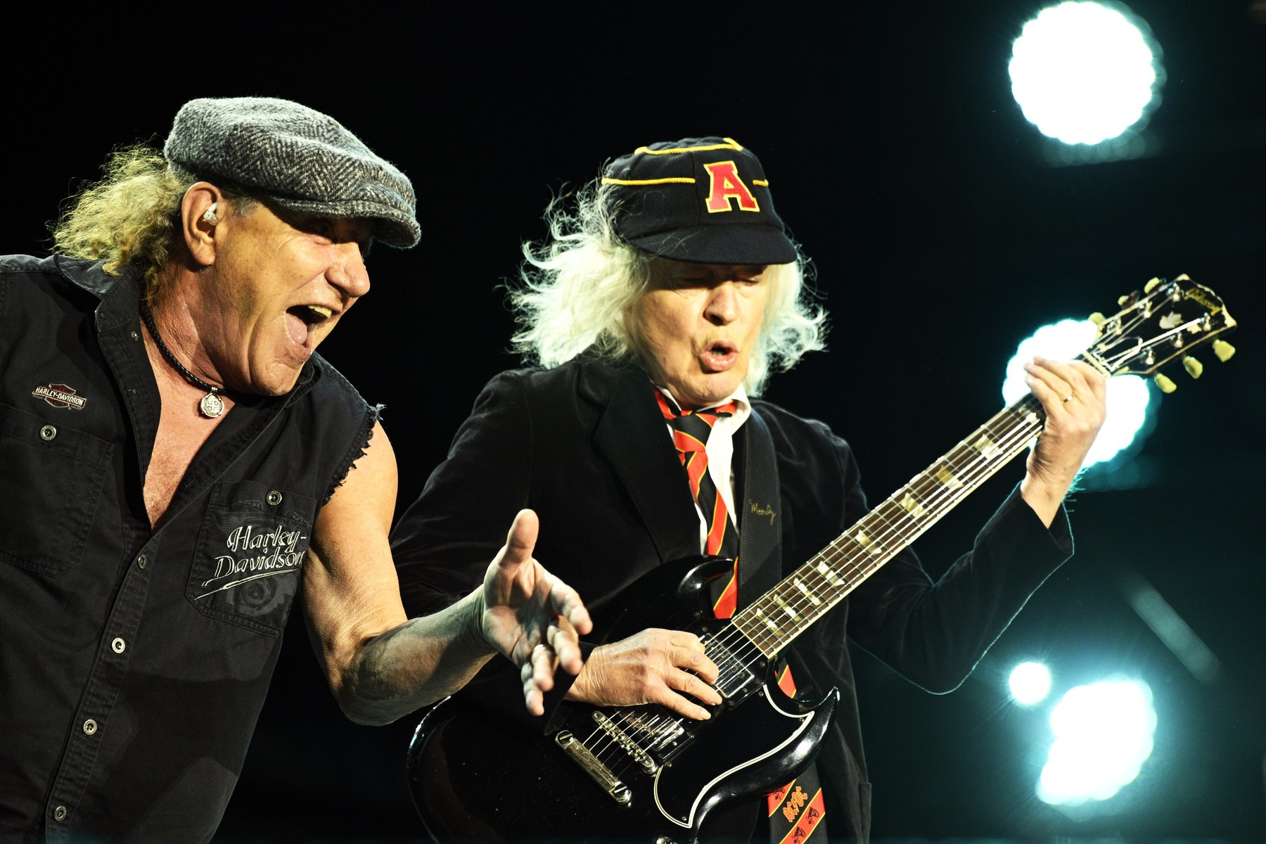 Concert exploziv AC/DC în Madrid. Zeci de mii de fani au umplut până la refuz stadionul Metropolitano