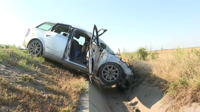 Accident grav pe A1. Un șofer a ajuns pe contrasens și a lovit două TIR-uri. „Nu am putut face nimic”