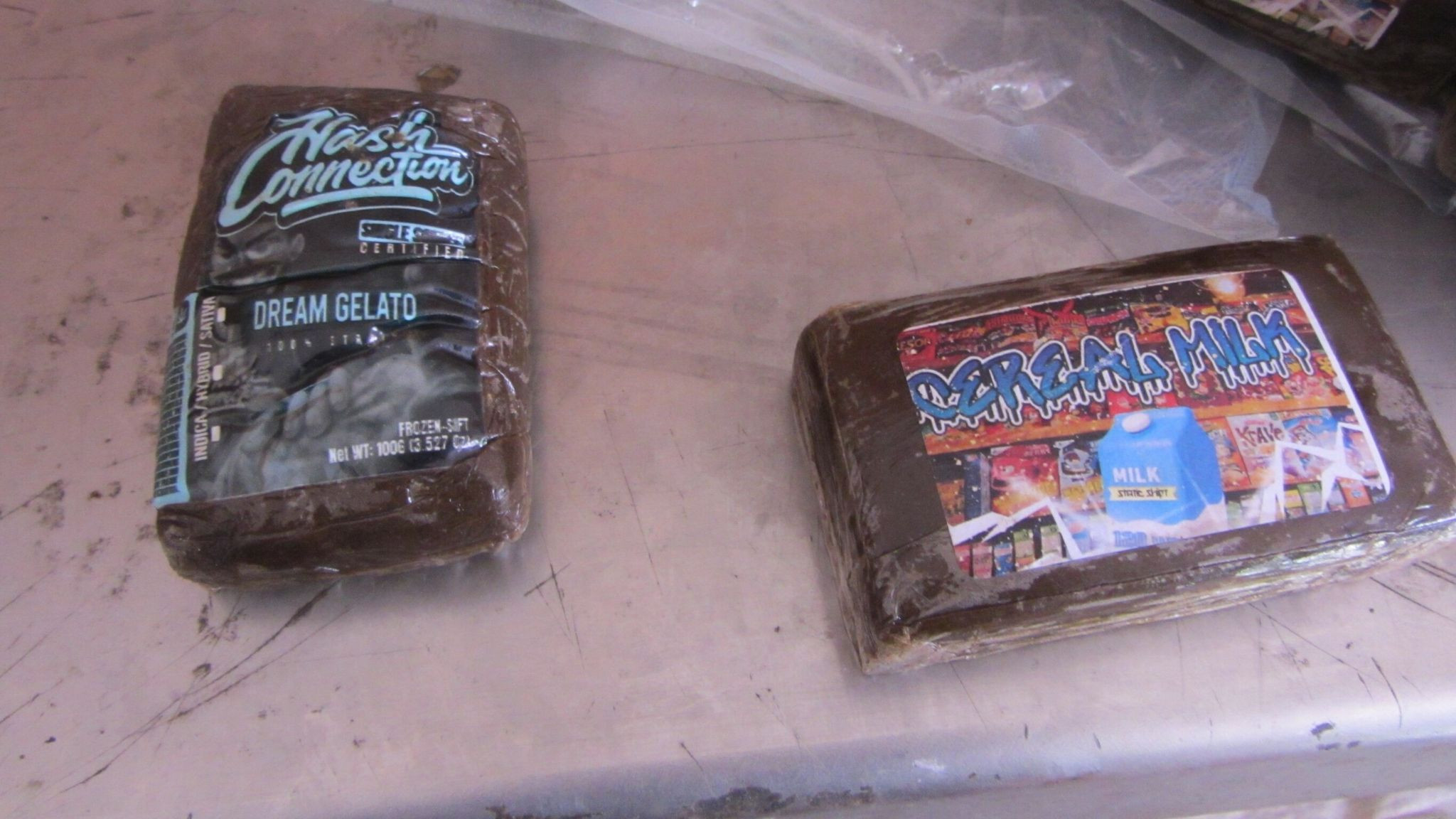 Un bătrân care transporta „gelato de vis” și „lapte cu cereale”, arestat în Spania. Ce ascundea de fapt în plafonul mașinii