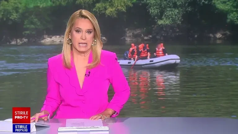 Un localnic a sărit în râu să îl salveze pe băiatul de 17 ani, pentru că pompierii nu au voie să intre în apă