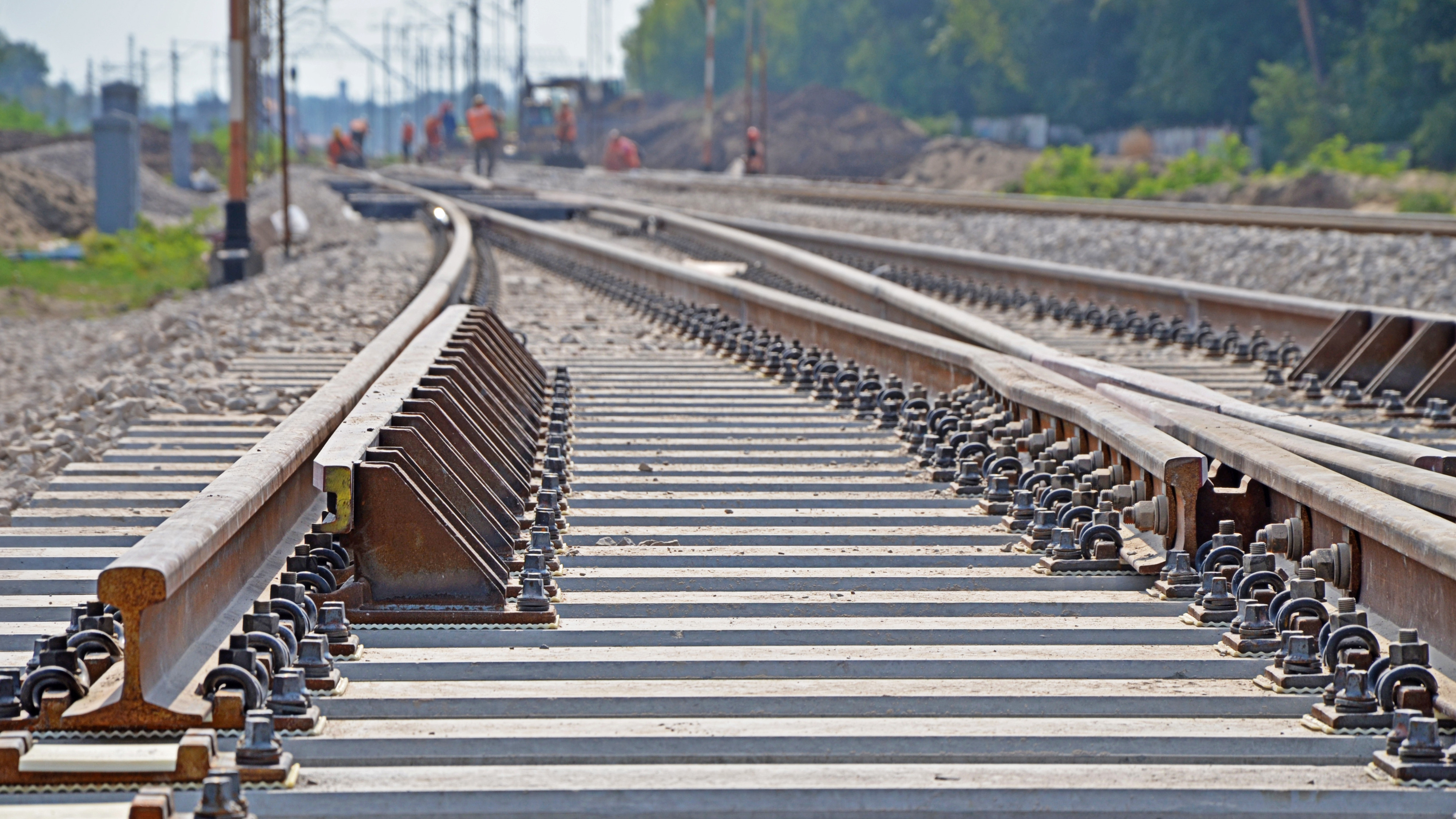 Doi adolescenţi s-au electrocutat după ce s-au urcat pe un vagon de marfă pentru a face o poză, în Târgu Neamţ