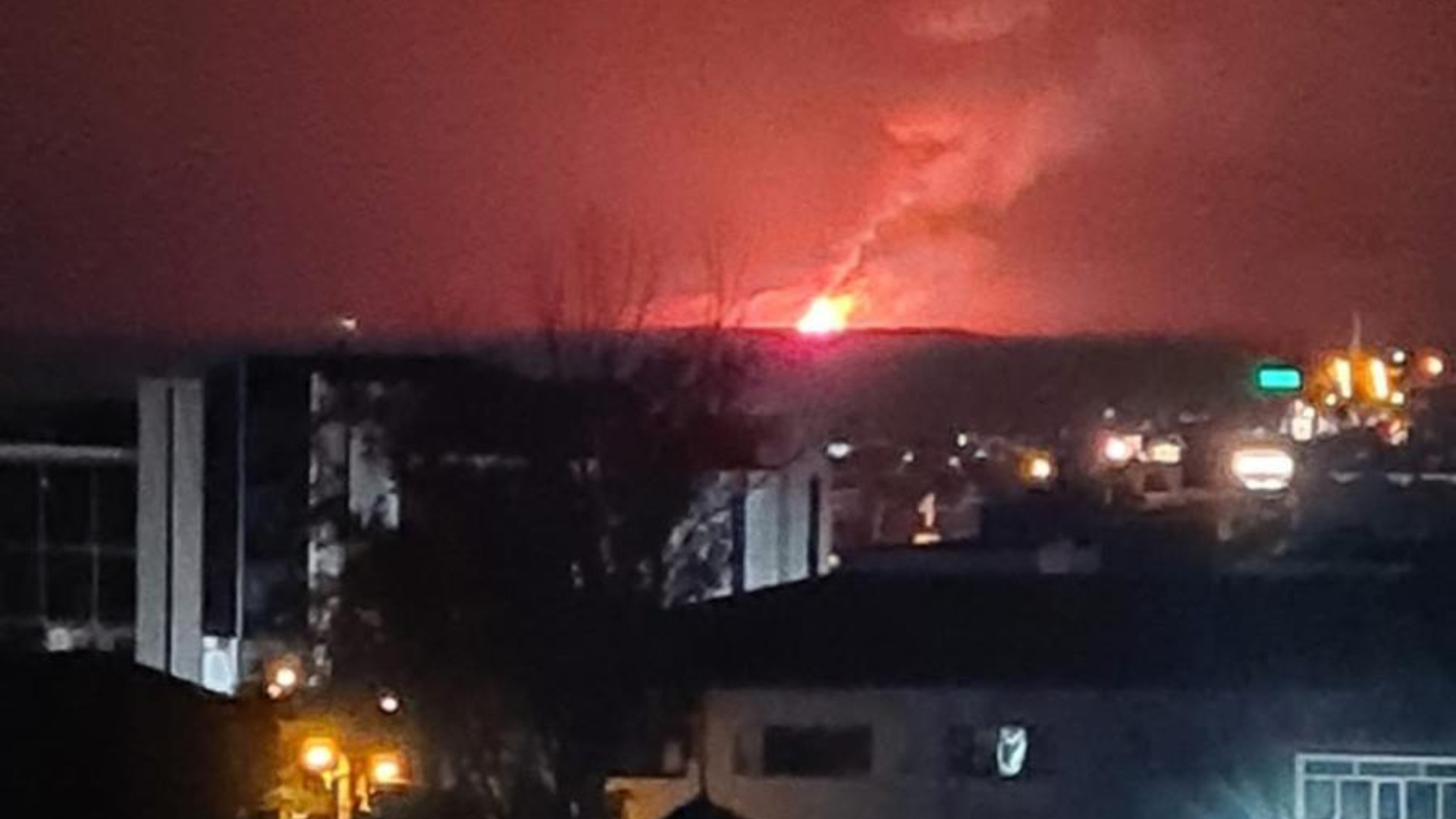 Cum s-a văzut din România atacul masiv al rușilor, cu drone, asupra districtului Ismail, din Ucraina | VIDEO