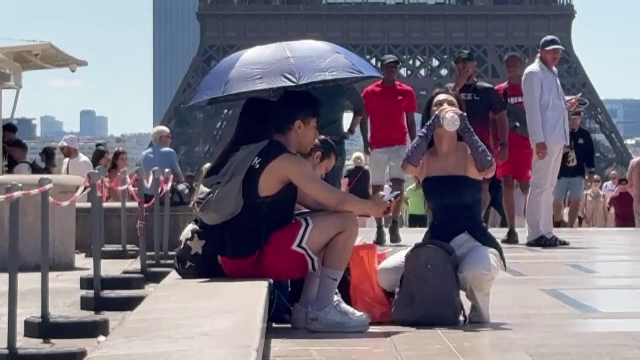 Austeritate și în Franța: „Întreaga națiune să muncească mai mult”. Iubitori de zile libere plătite, oamenii se revoltă