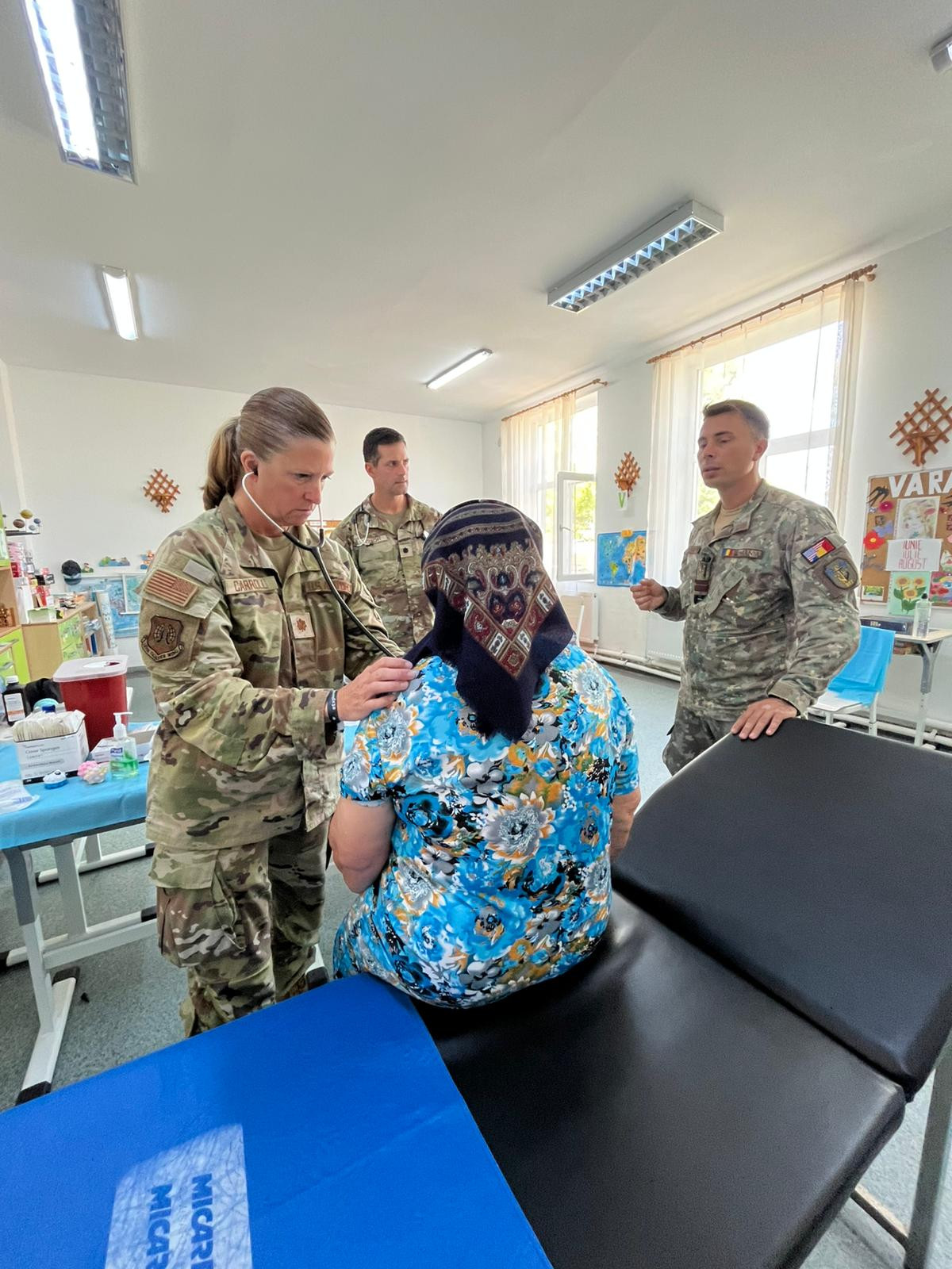 Motivul pentru care medicii militari americani au făcut analize românilor din două comune tulcene | FOTO