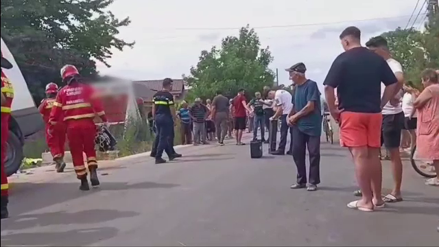 Accident grav în Olt cu motoscuter și dubă. Un băiat de 16 ani a murit, iar prietenul lui se află în stare gravă la spital