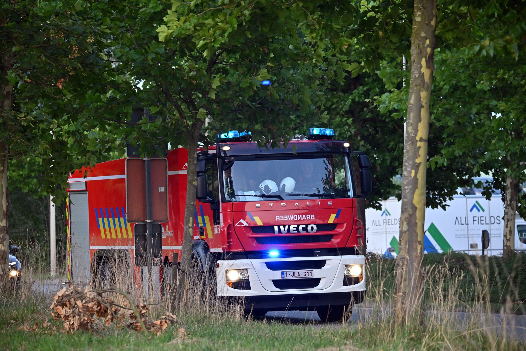 Dezastru la unul dintre cele mai mari festivaluri din Europa. Scena principală a ars complet | GALERIE FOTO