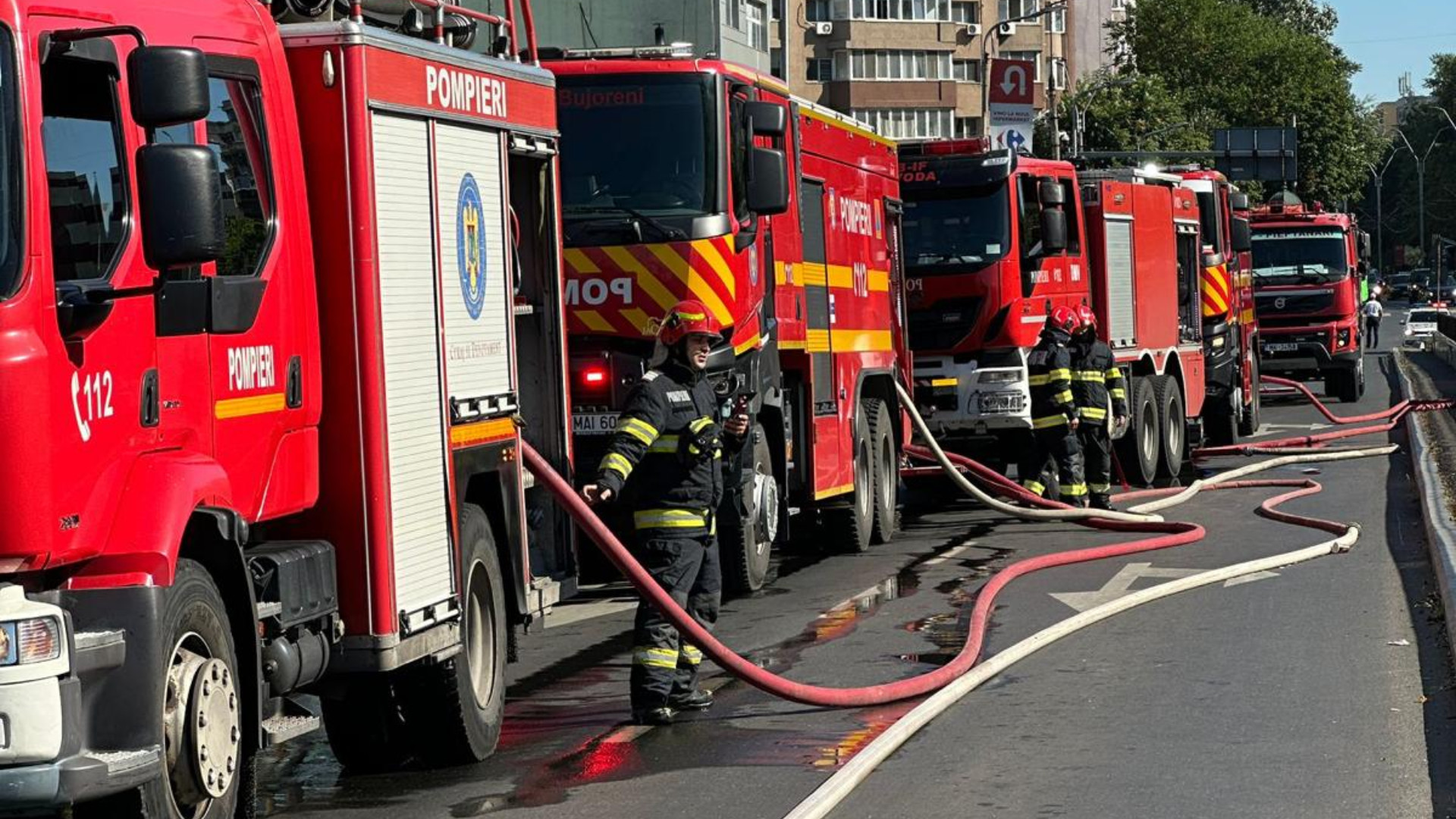 Incendiu de proporții la mai multe locuințe din Ilfov. Pompierii intervin la fața locului. A fost emis un mesaj RO-Alert