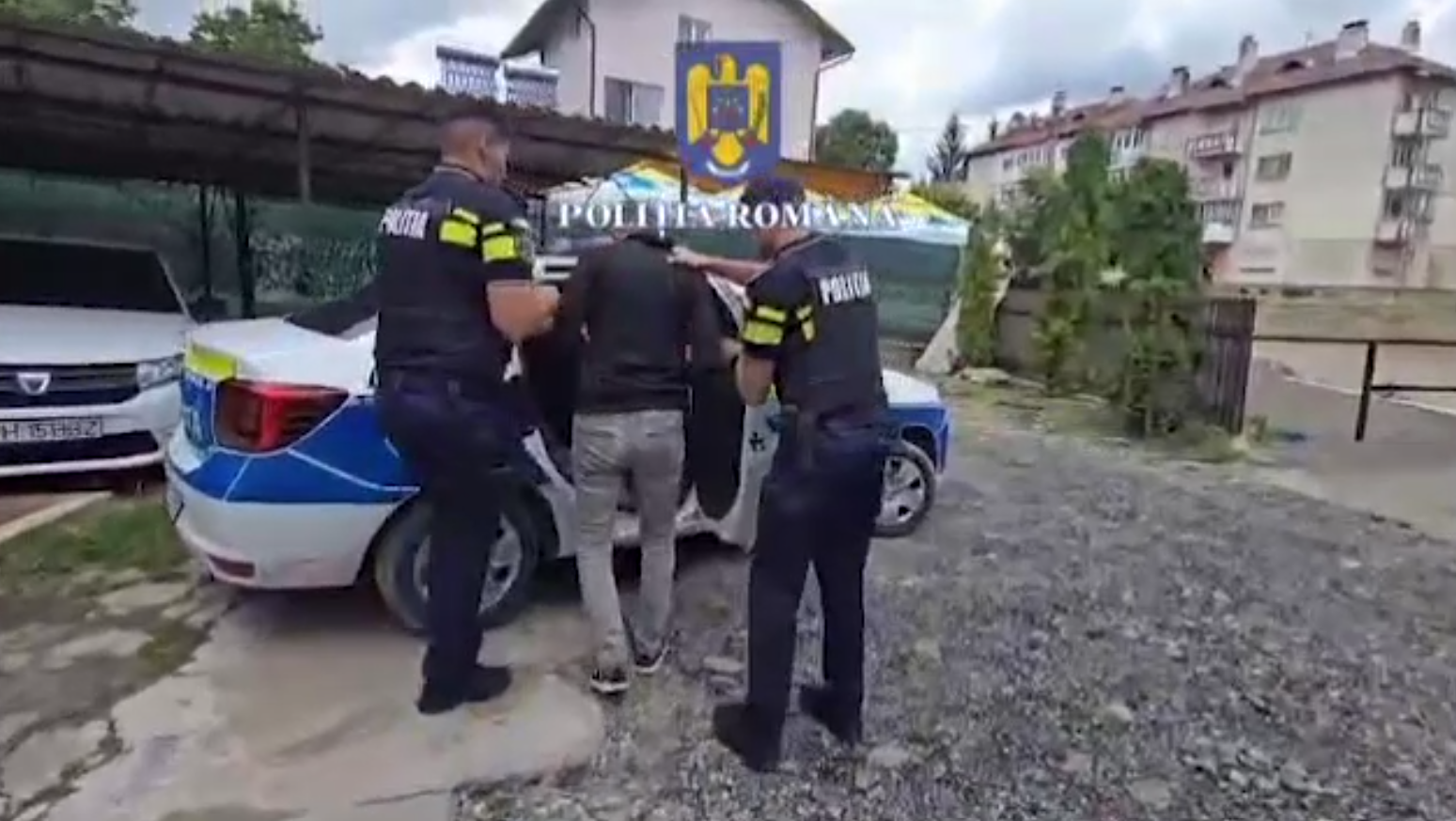 Doi indivizi au fost arestați după ce ar fi tâlhărit un bărbat din Prahova. Indivizii au fost prinși după două luni