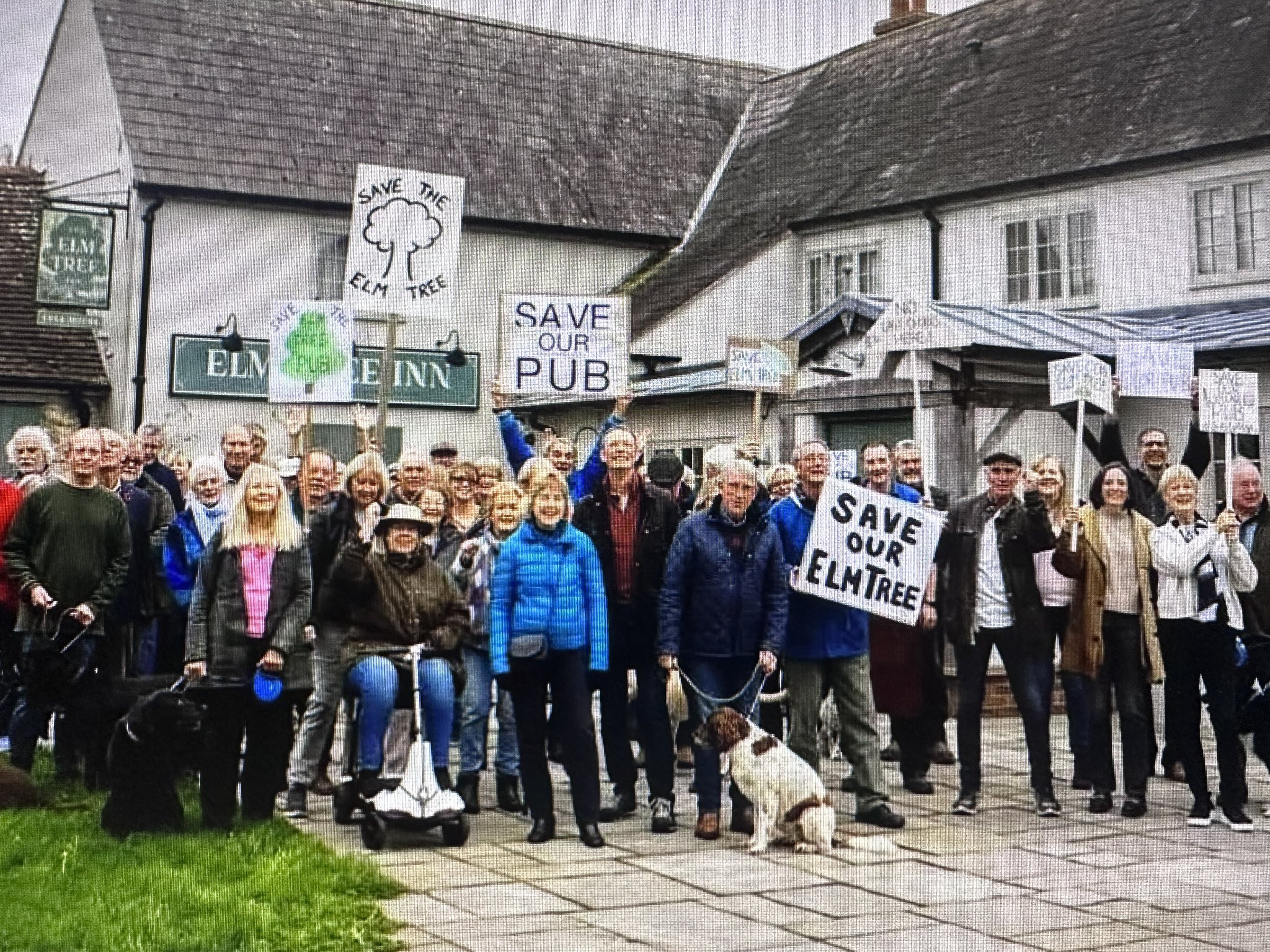 Cum au salvat mai mulți localnici un pub printr-o campanie pe TikTok, după ce a fost închis în pandemie. VIDEO