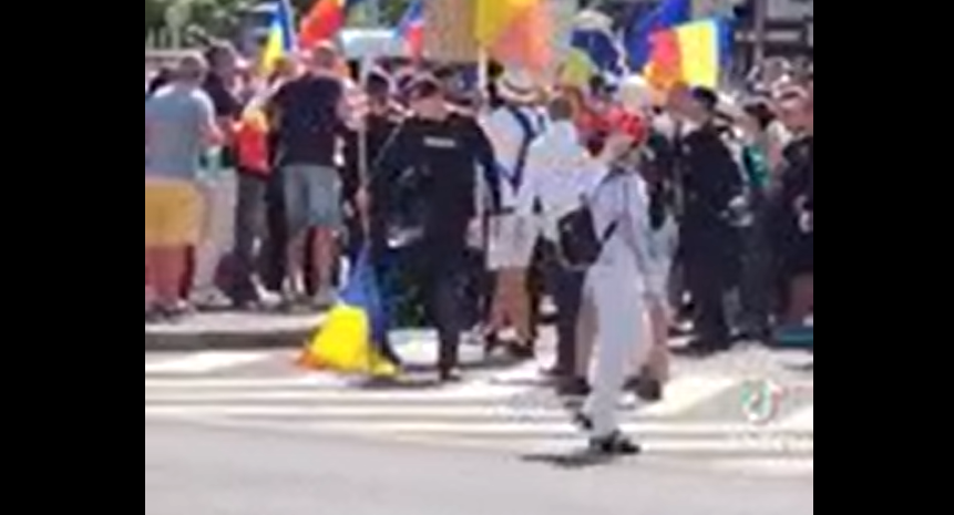 Jandarmeria Bucureşti demontează un fake-news viral cu un jandarm care ar călca intenţionat drapelul