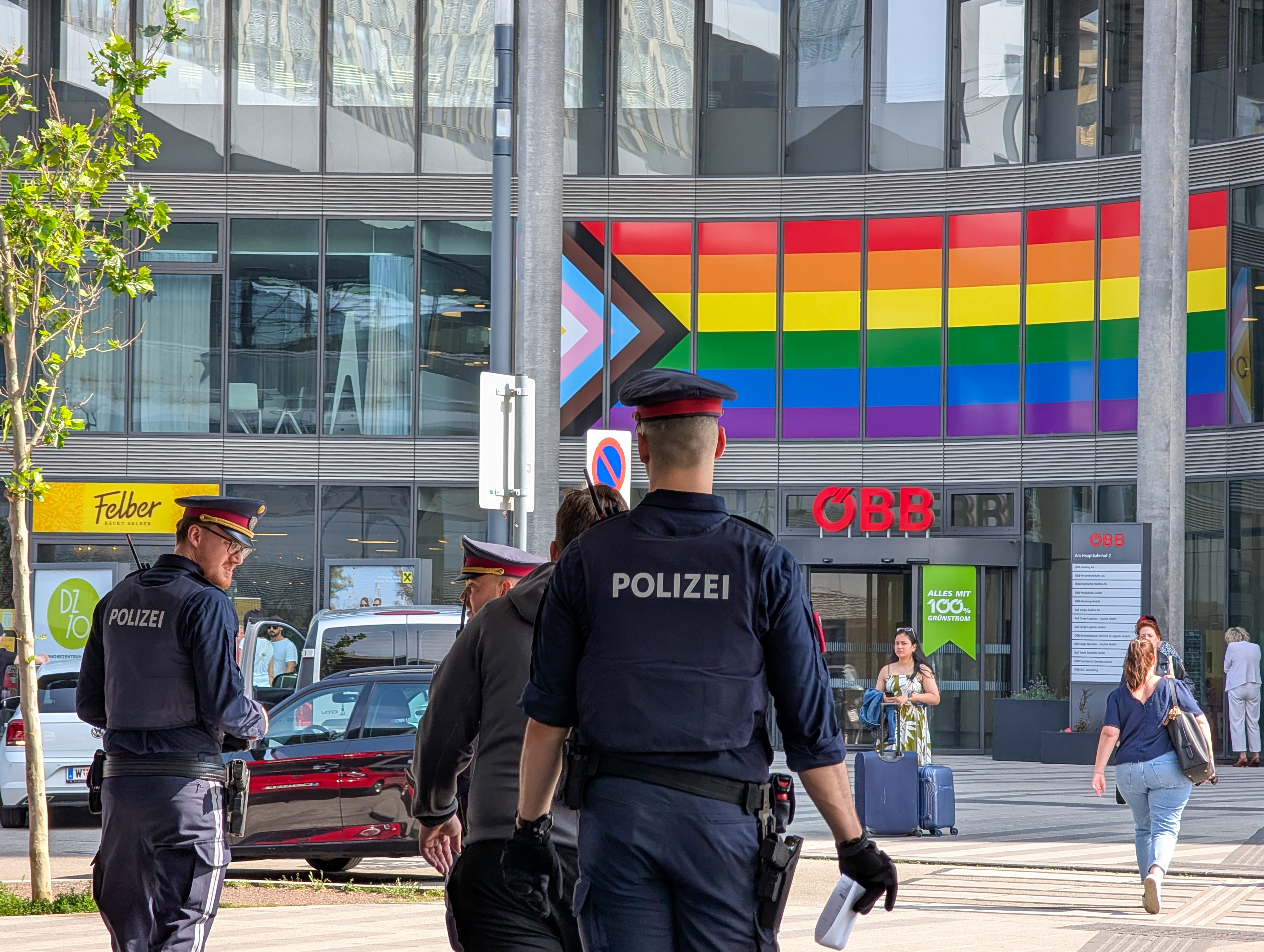 Adolescent de 15 ani, condamnat în Austria pentru plănuirea unui atac la Gara de Vest din Viena