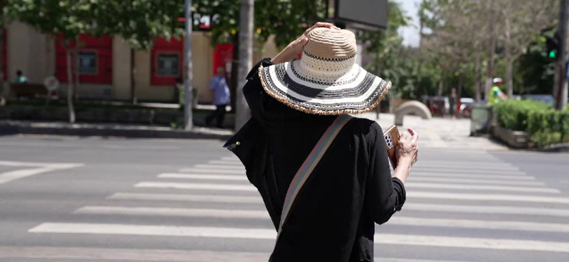 Cod galben de temperaturi ridicate în 16 județe și în Capitală. Maximele ajung la 35 de grade