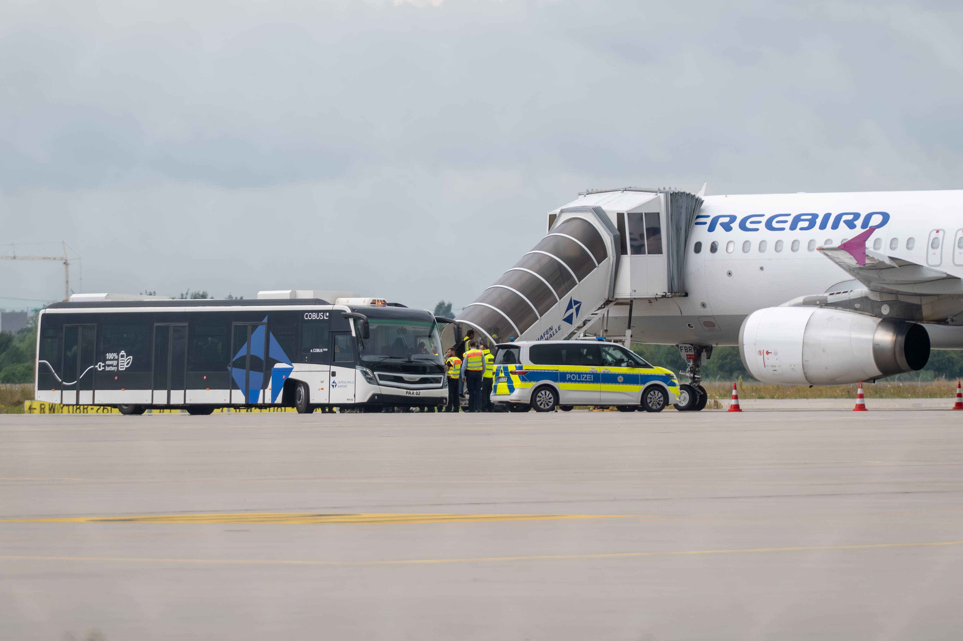 Germania a început deportări în masă. Câți bani a primit fiecare migrant expulzat