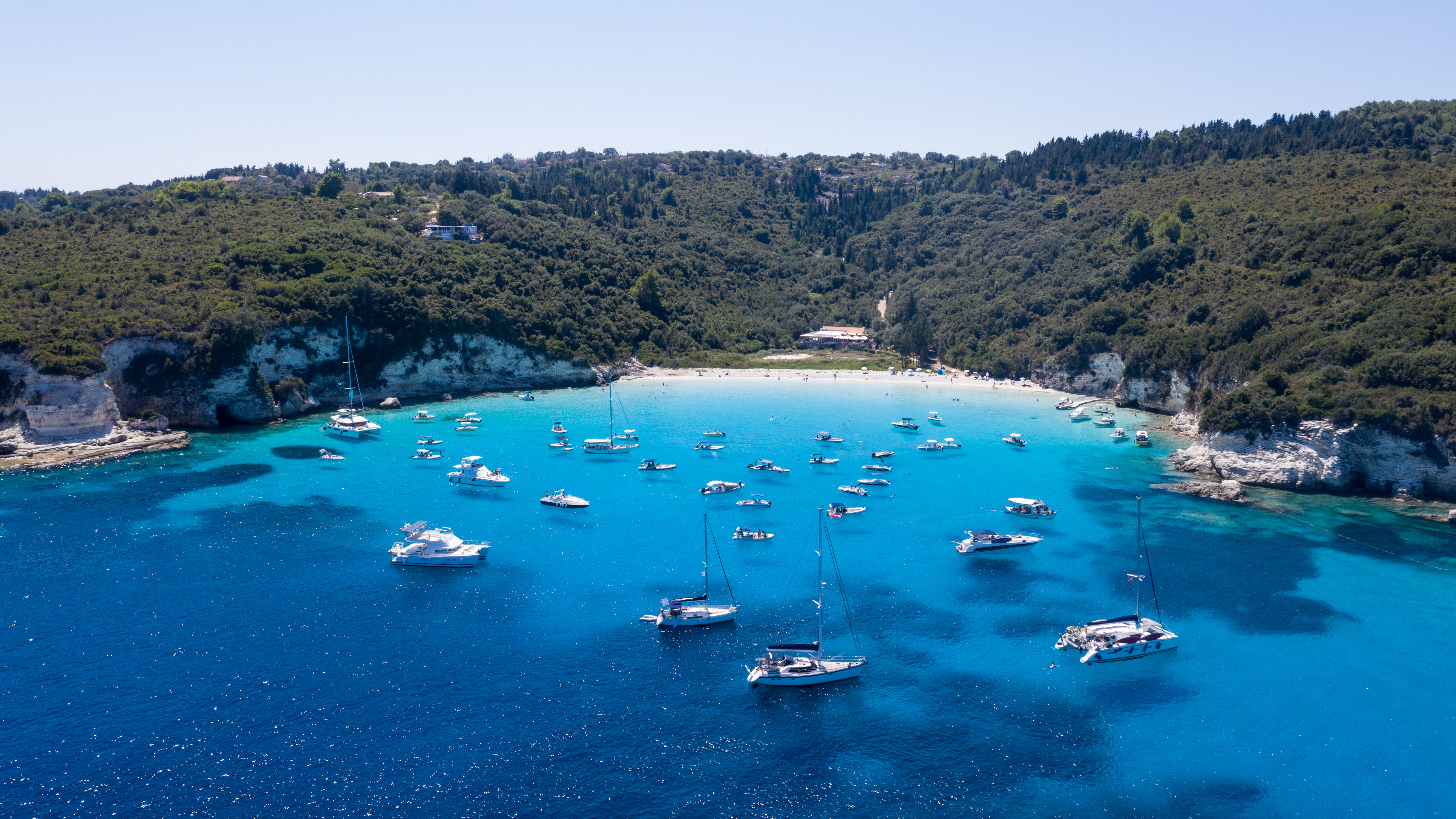 Cocktail Holidays anunță un „blocaj financiar temporar”. Ministerul Turismului caută soluții pentru românii afectați