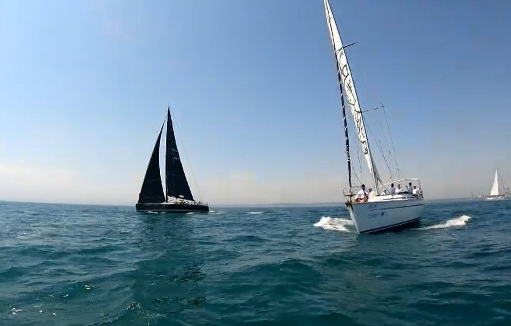 Start în regata extremă Limanu - Burgas. 12 veliere se întrec, fără oprire, pe o distanță de 370 km, pe mare