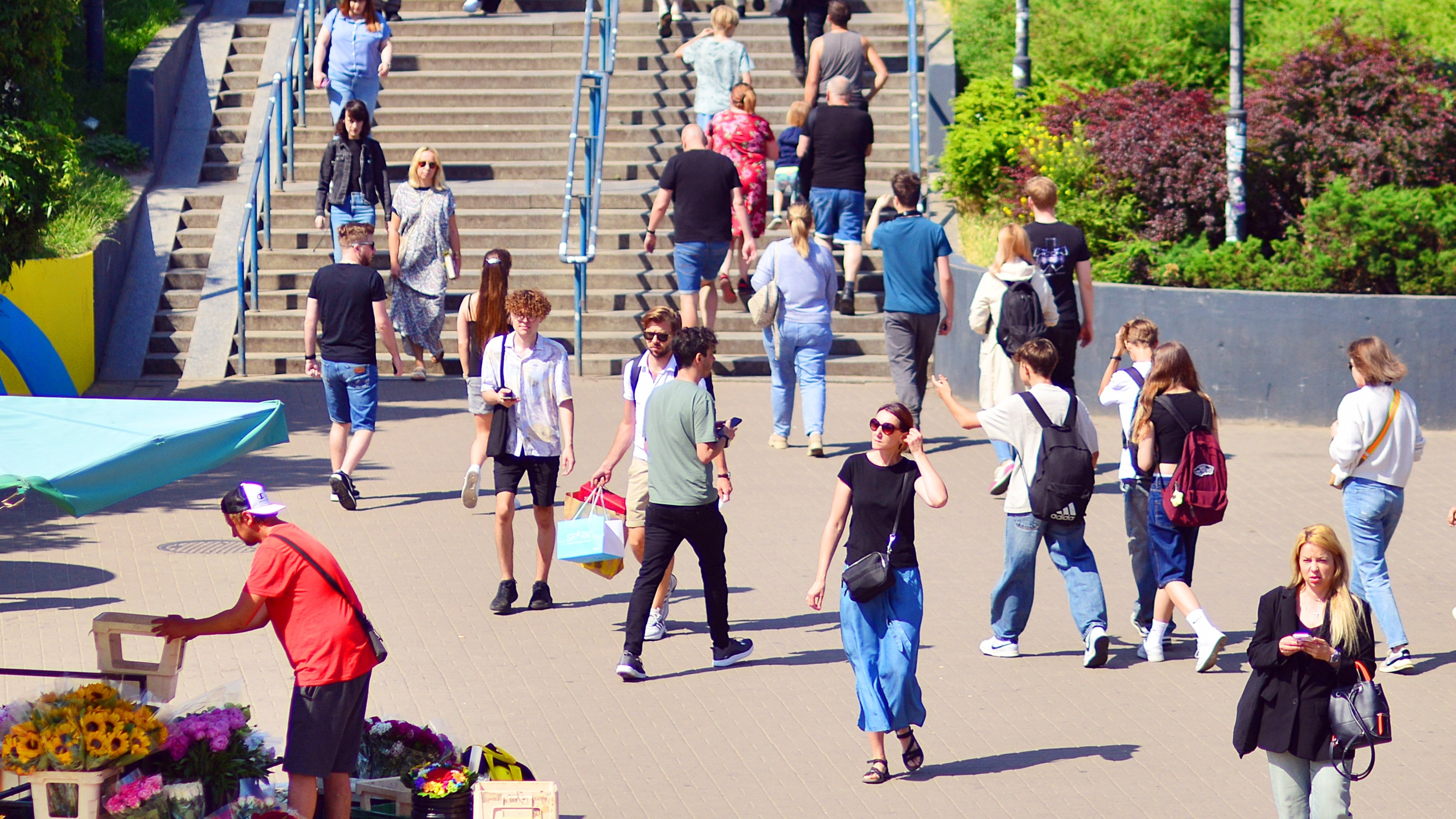 România evită retrogradarea ratingului de țară, dar pericolul rămâne. S&P: Fără reforme, investițiile străine sunt în pericol