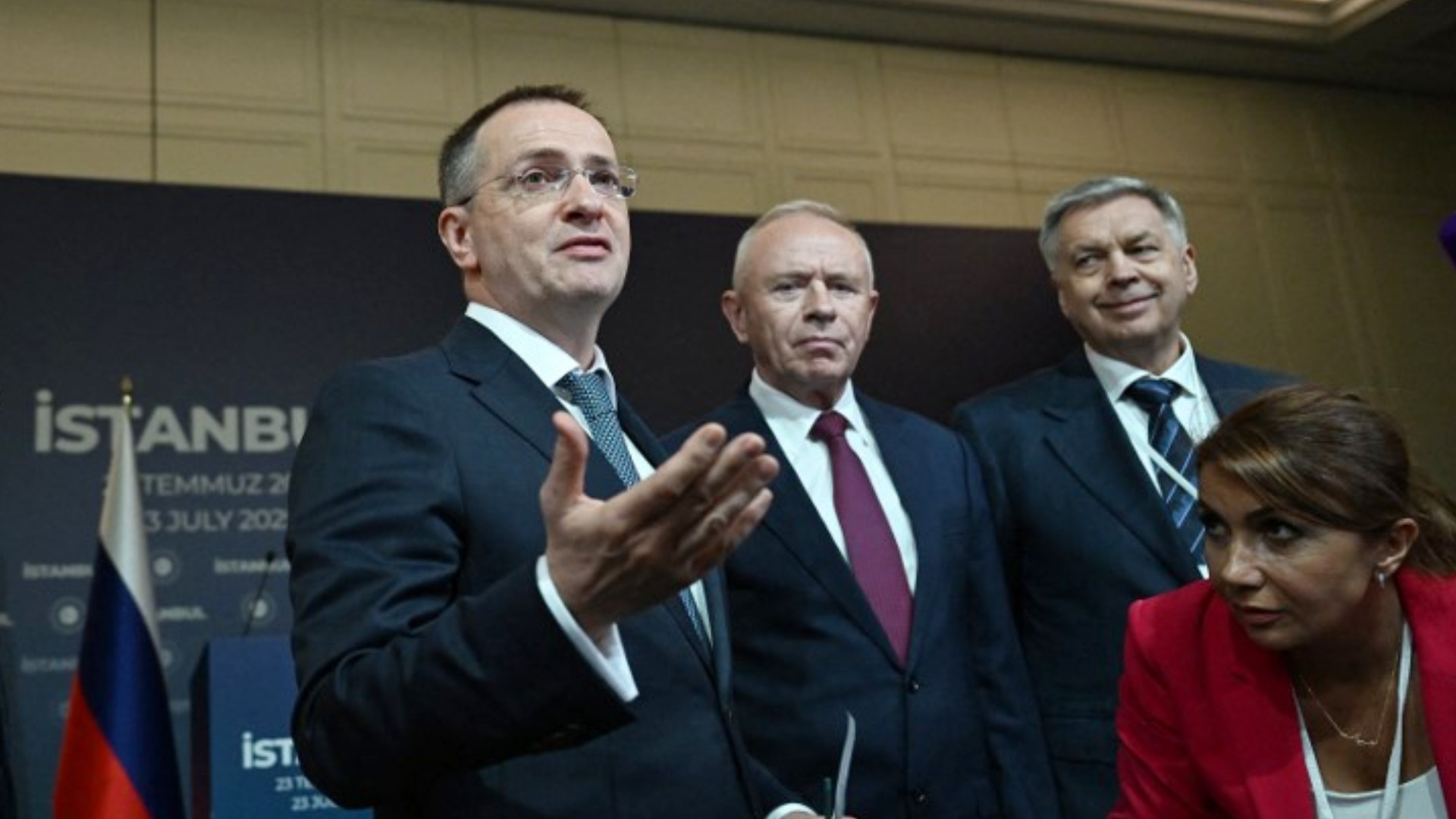 Moscova a respins, la Istanbul, solicitarea Kievului pentru o întâlnire directă Putin - Zelenski: „Finalul încununează opera”