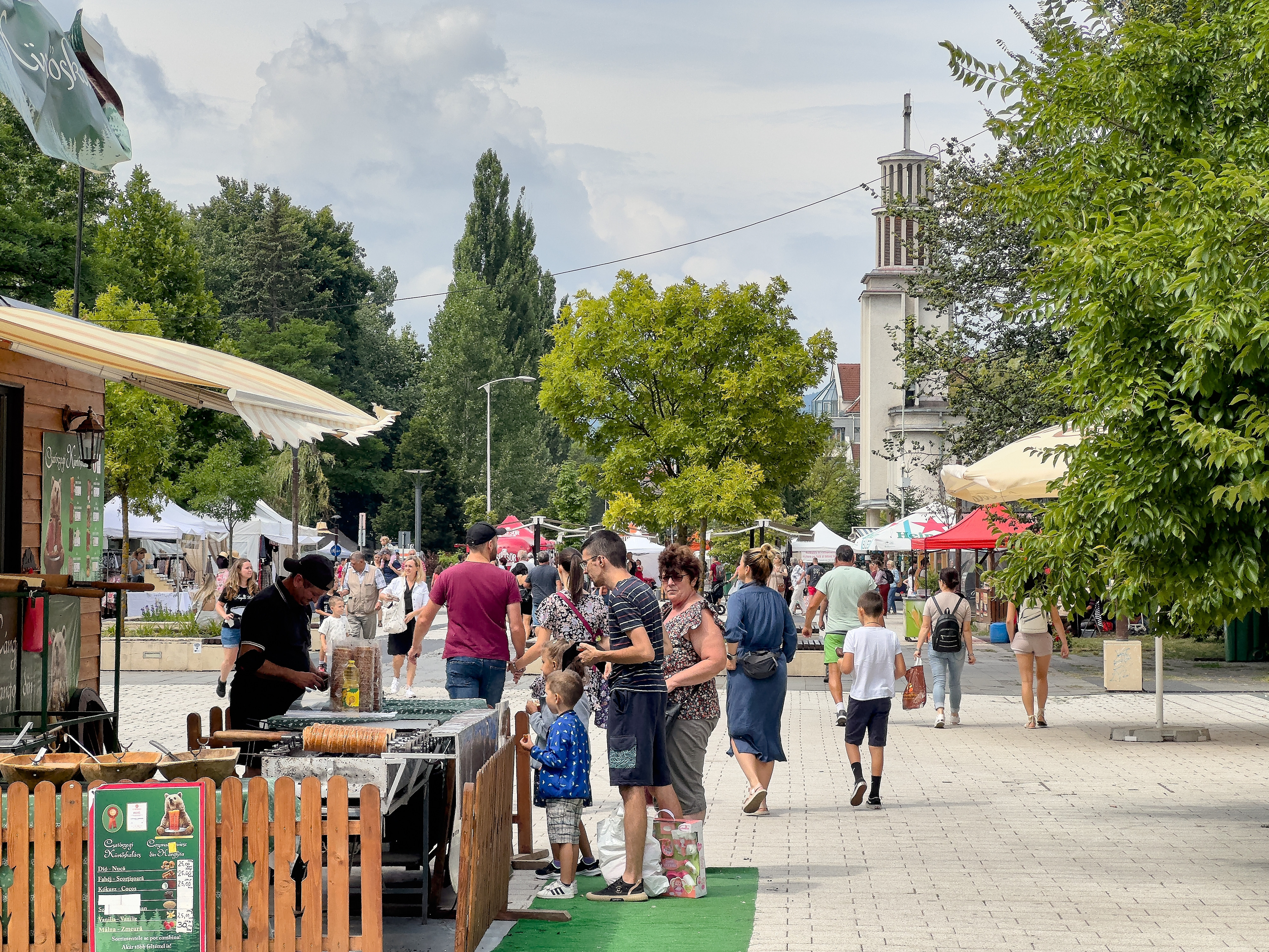 Motivul pentru care Primăria Miercurea Ciuc îi îndeamnă pe locuitori să filmeze oameni pe stradă